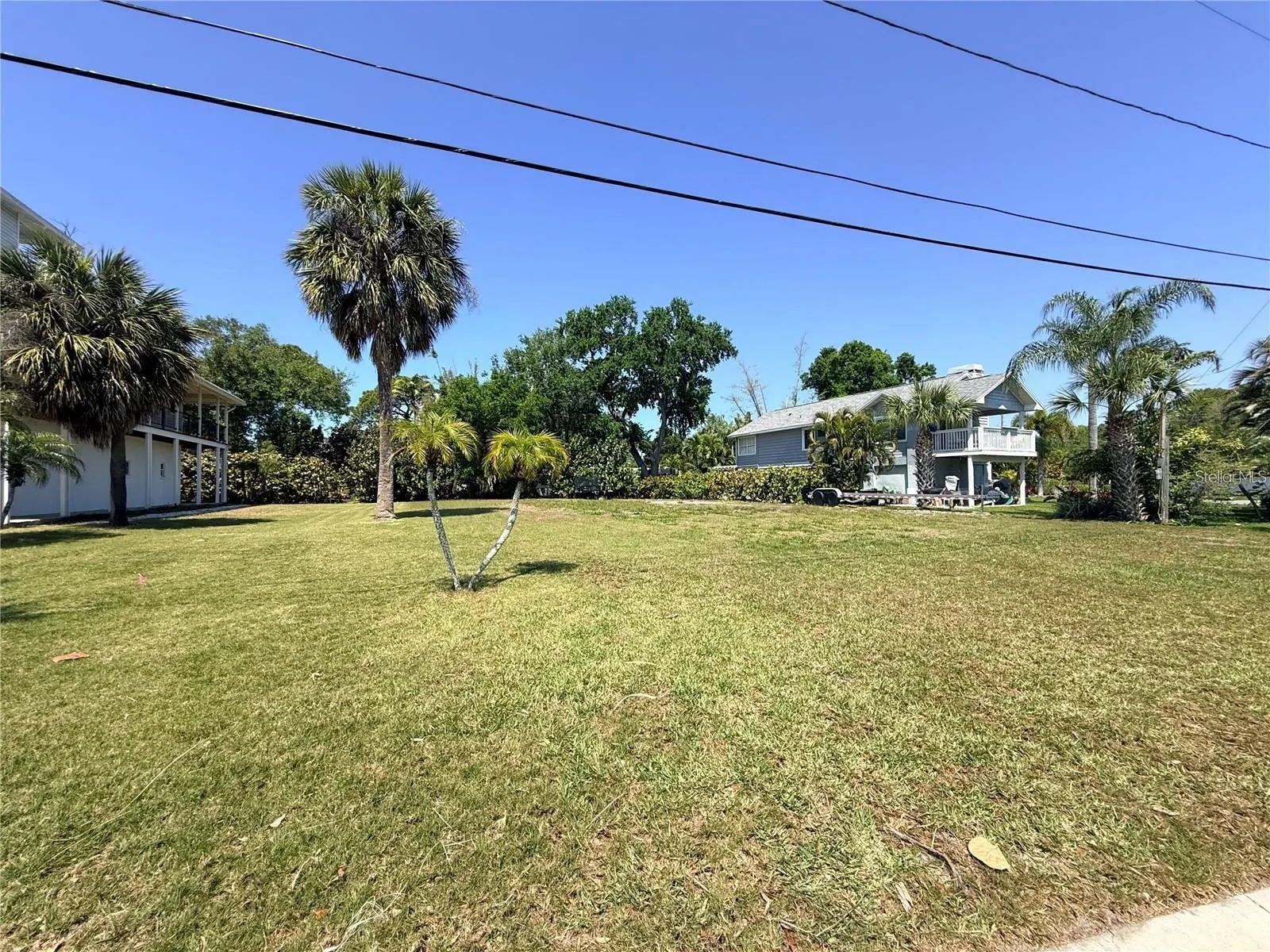 231 LAGOON DR