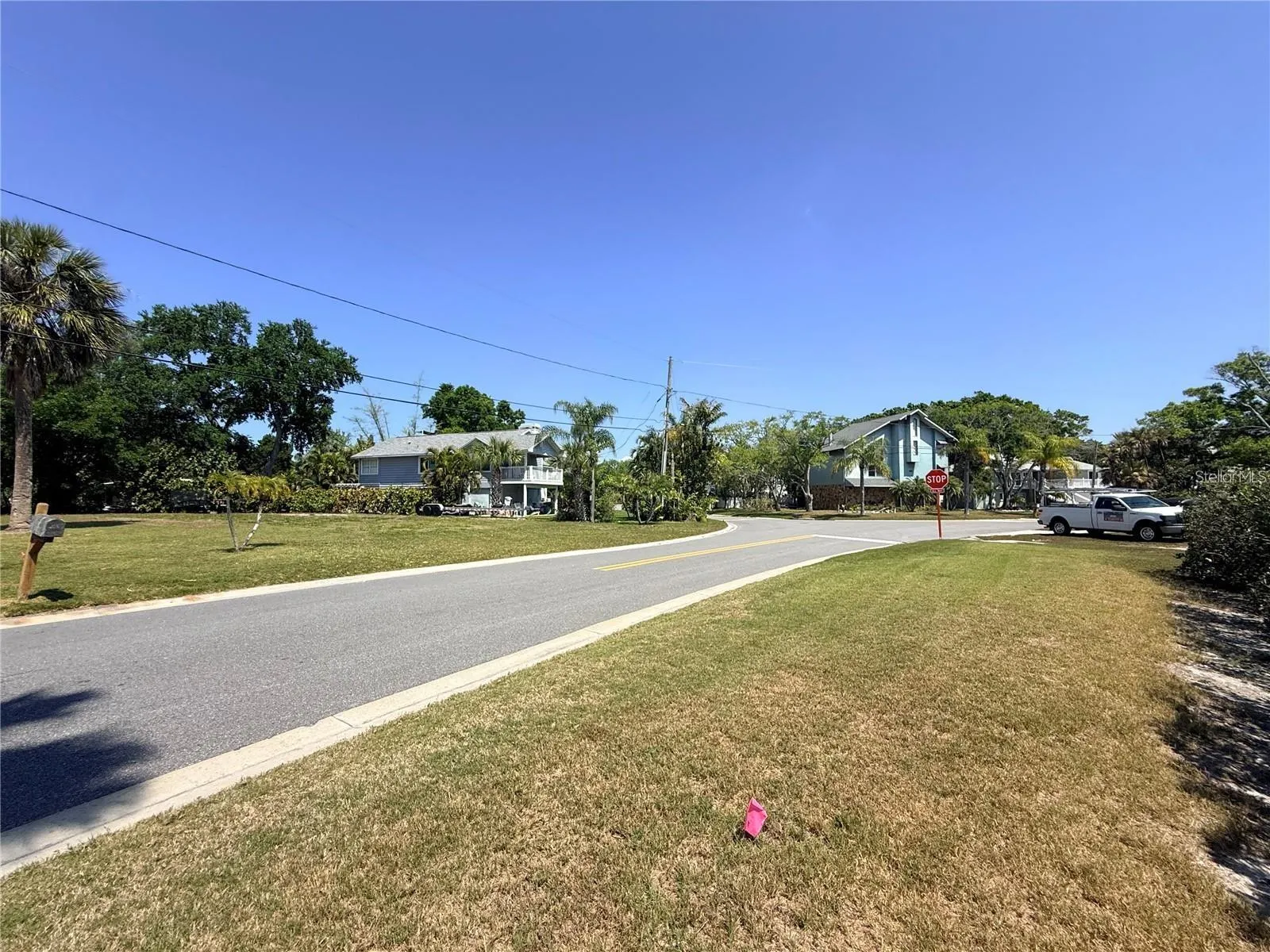 231 LAGOON DR