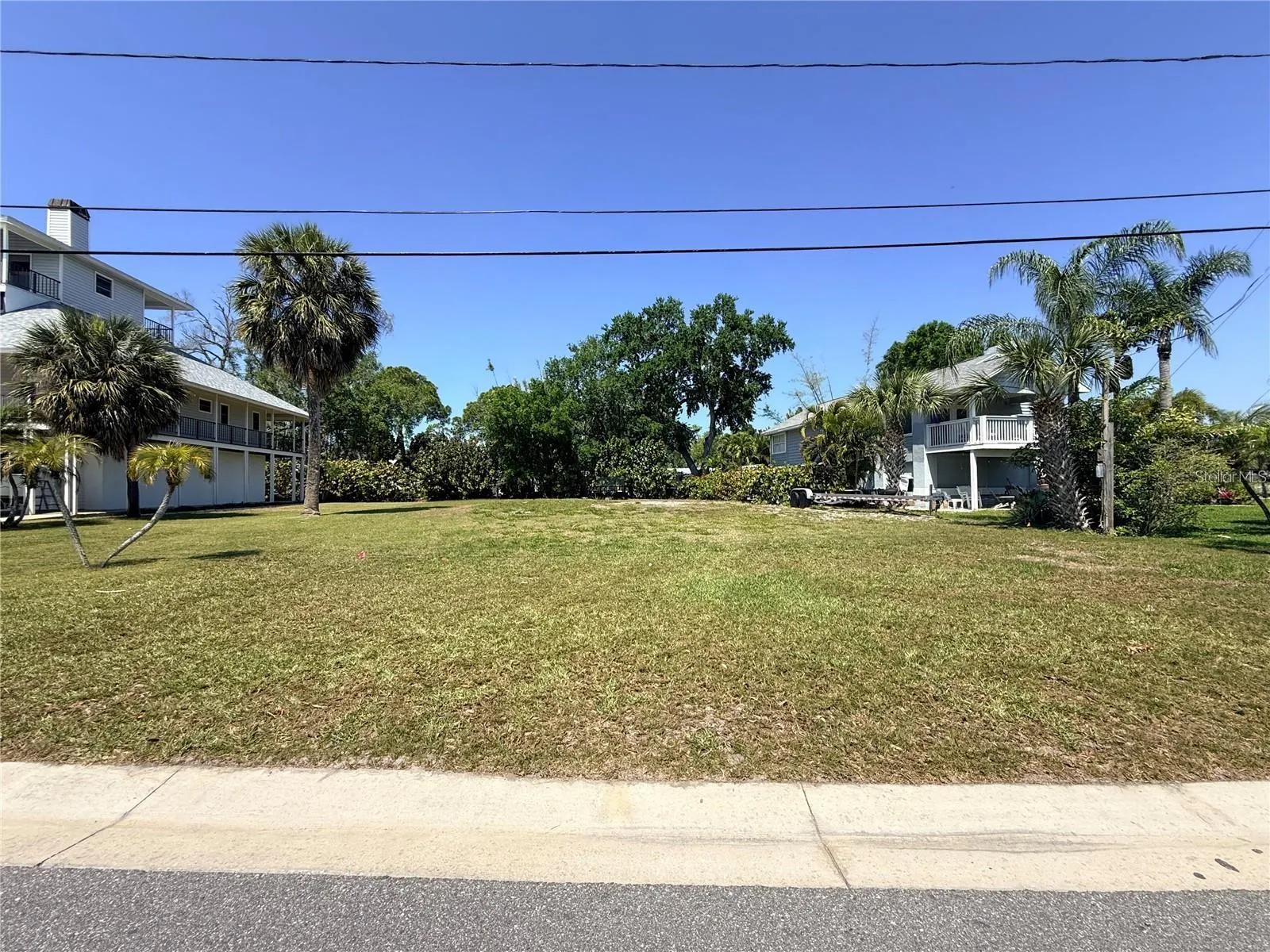 231 LAGOON DR