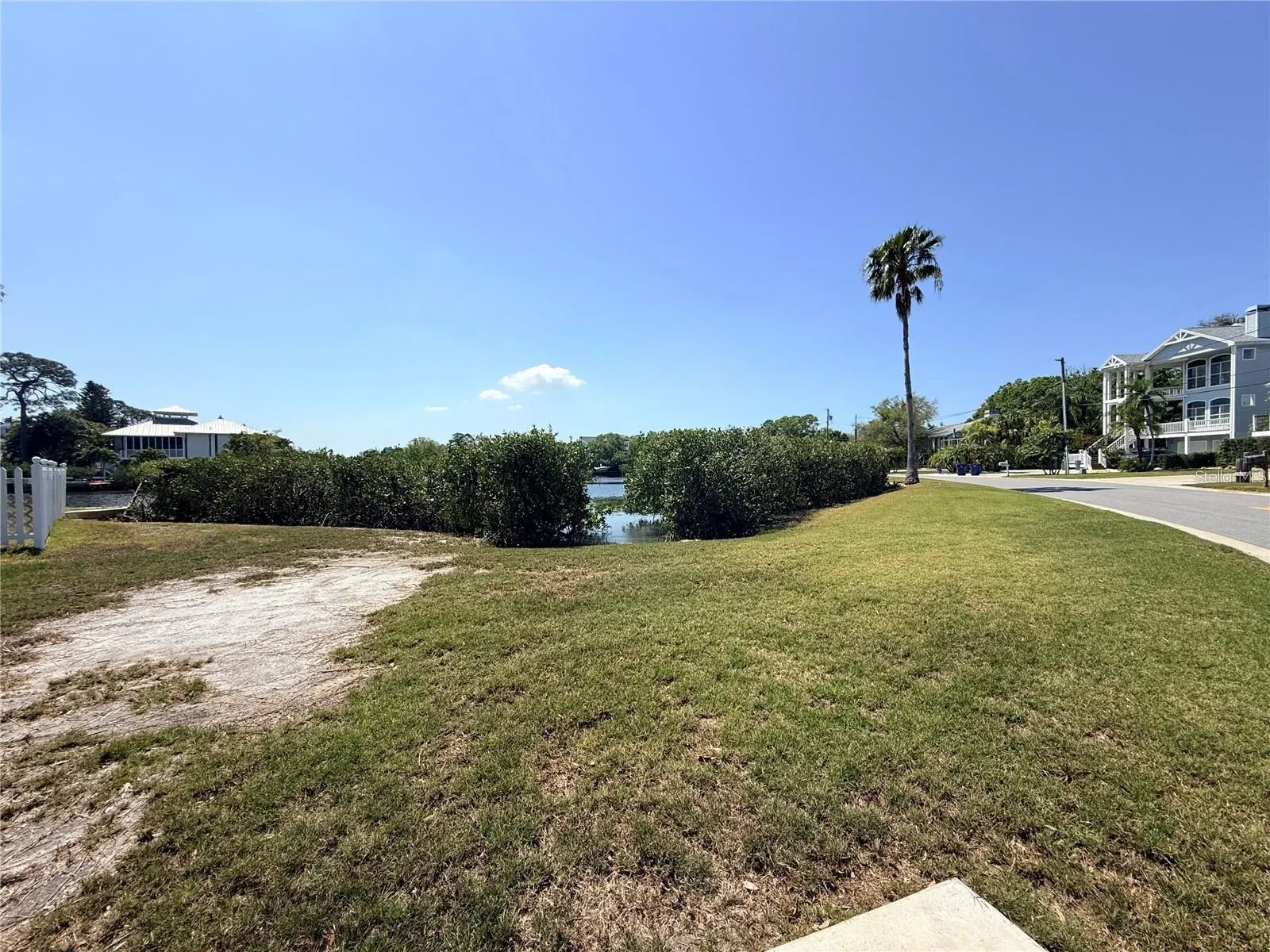231 LAGOON DR