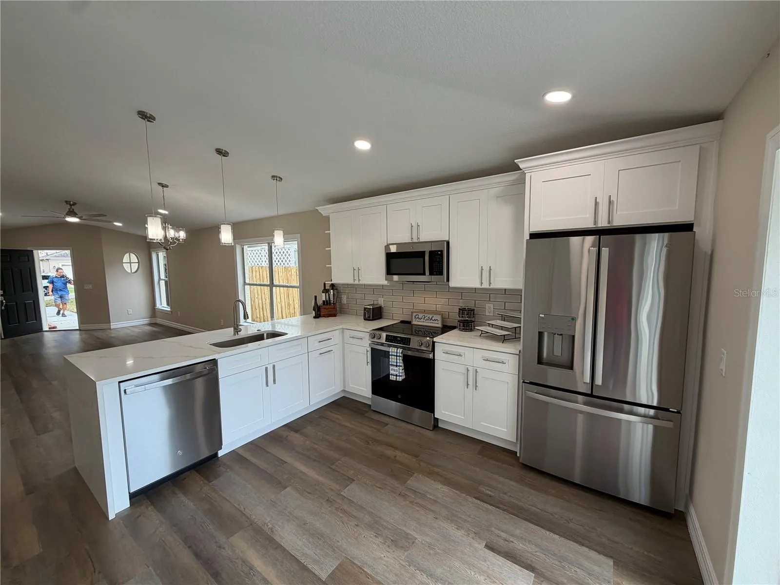 1614 MOSAIC FOREST DR