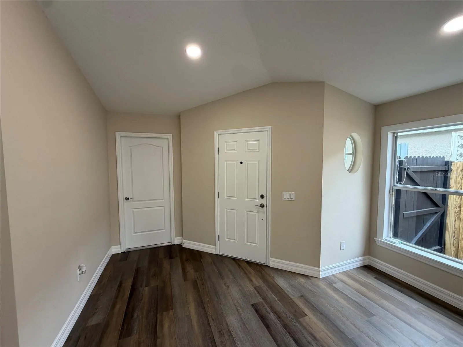 1614 MOSAIC FOREST DR