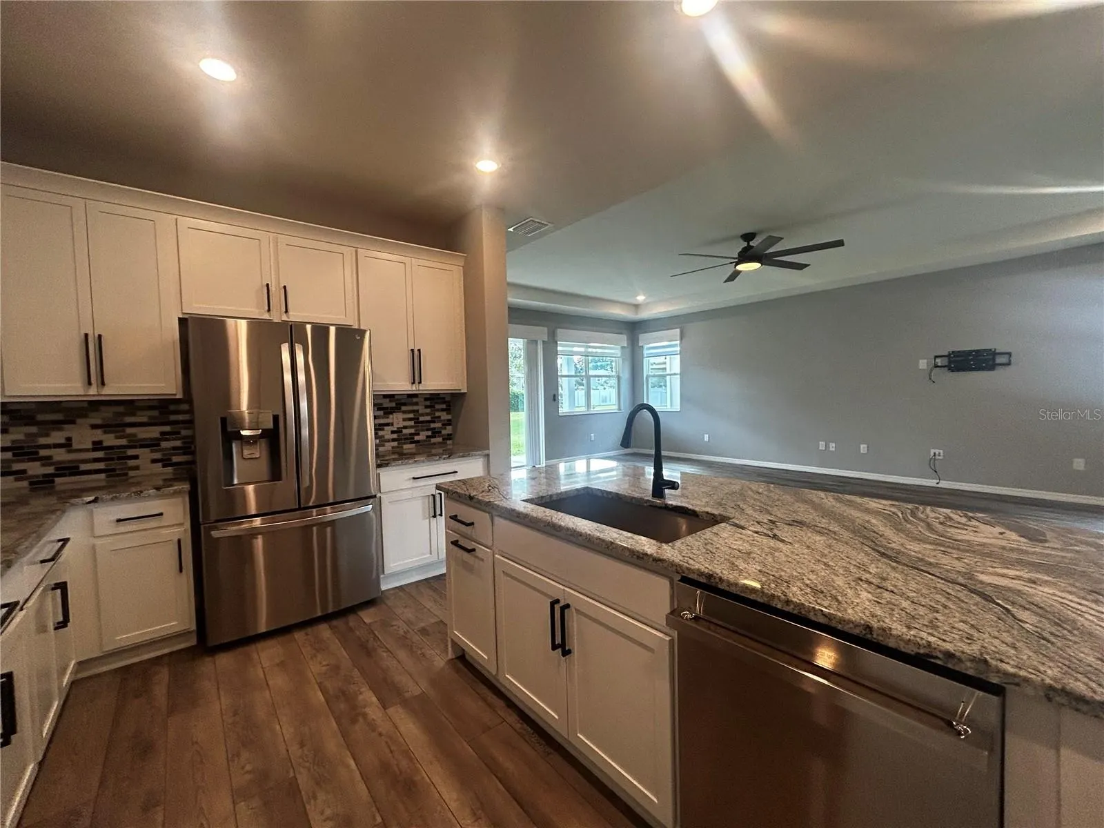 520 VALRI PARK DR
