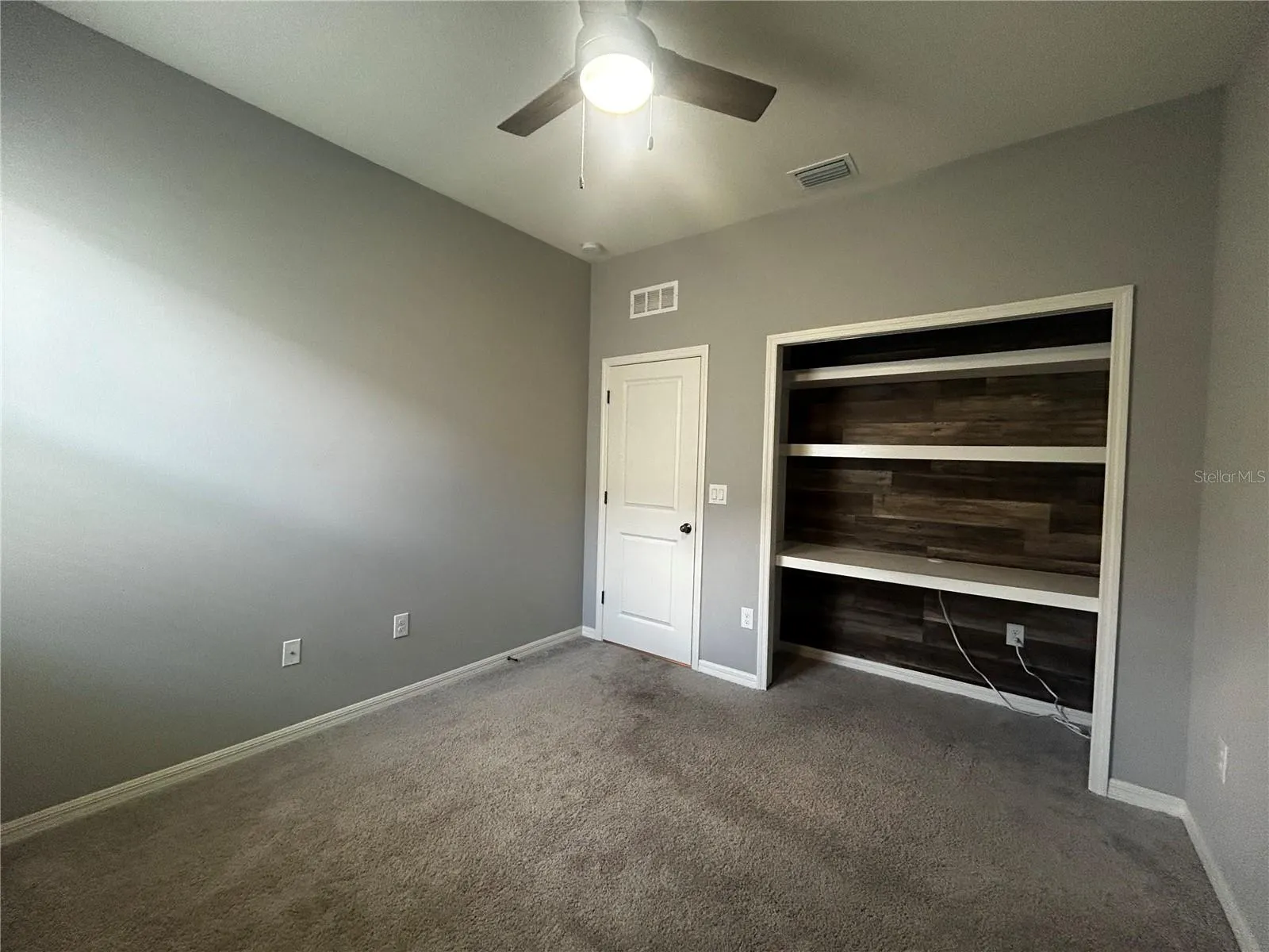 520 VALRI PARK DR