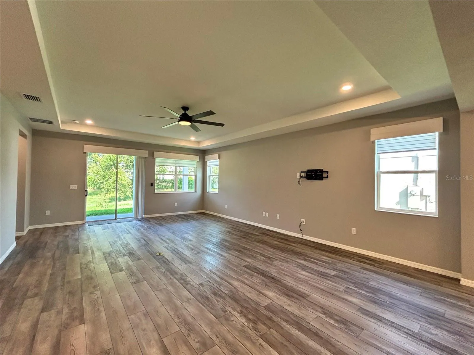 520 VALRI PARK DR