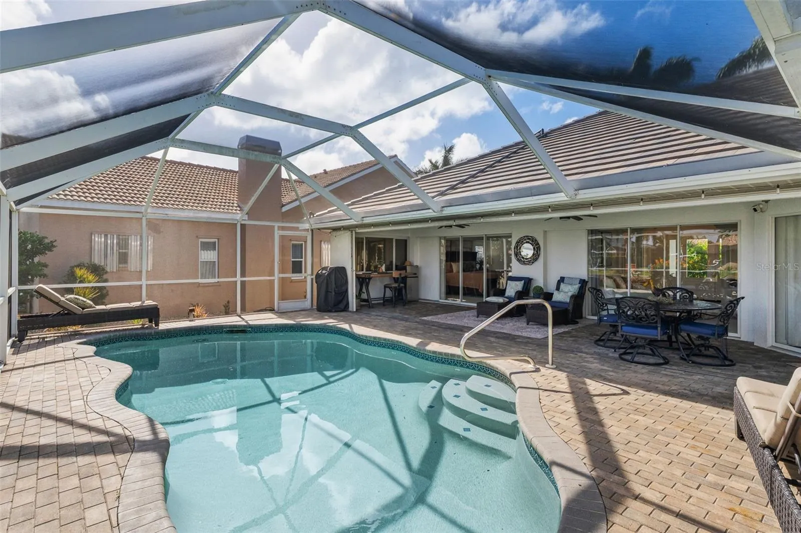 562 ANDORA DR