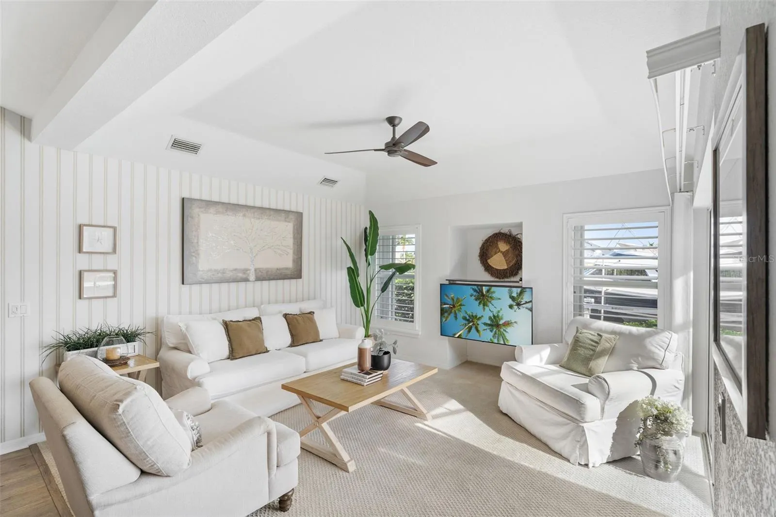 562 ANDORA DR