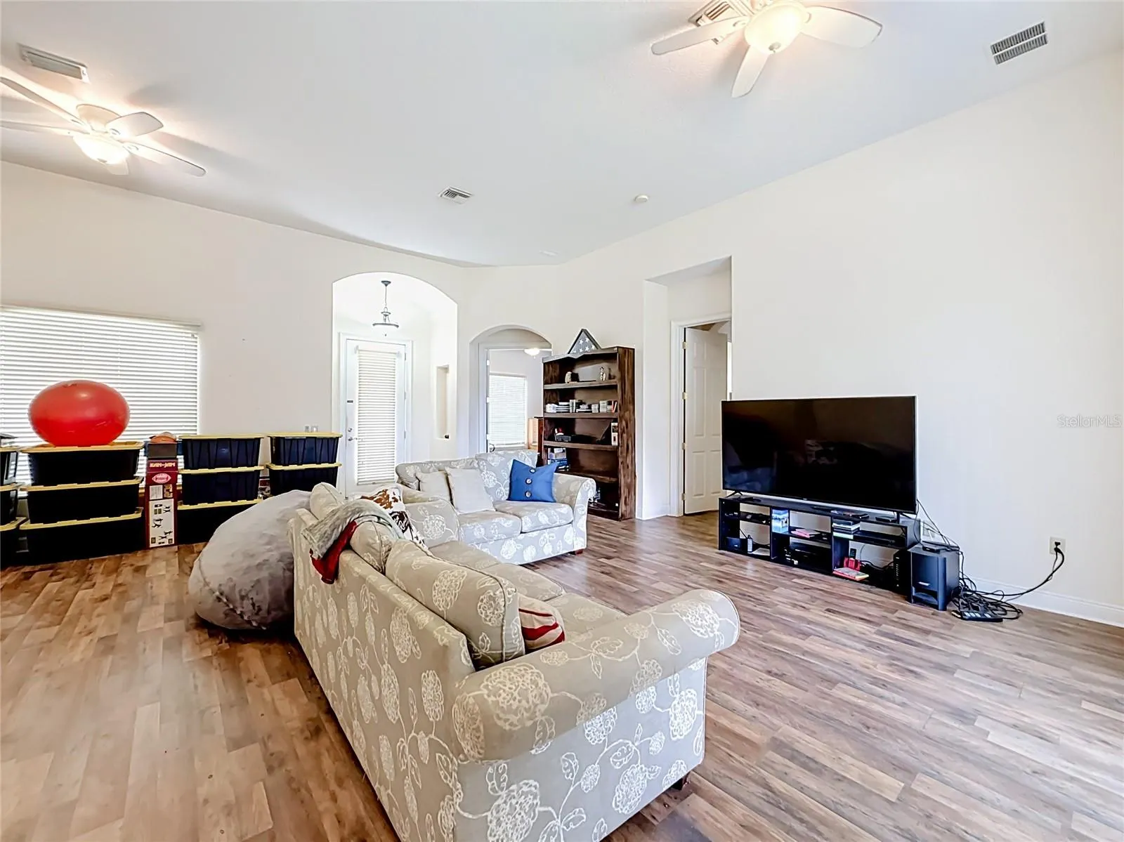 38634 LAKEVIEW WALK