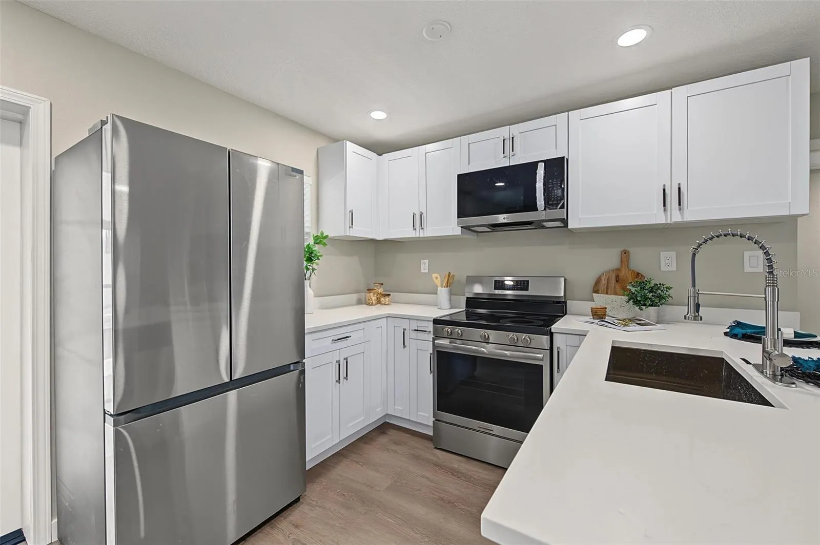 548 FRANDOR PL