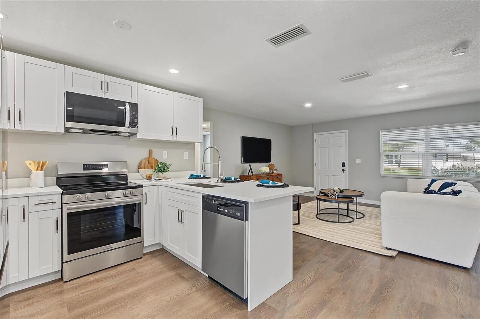 548 FRANDOR PL