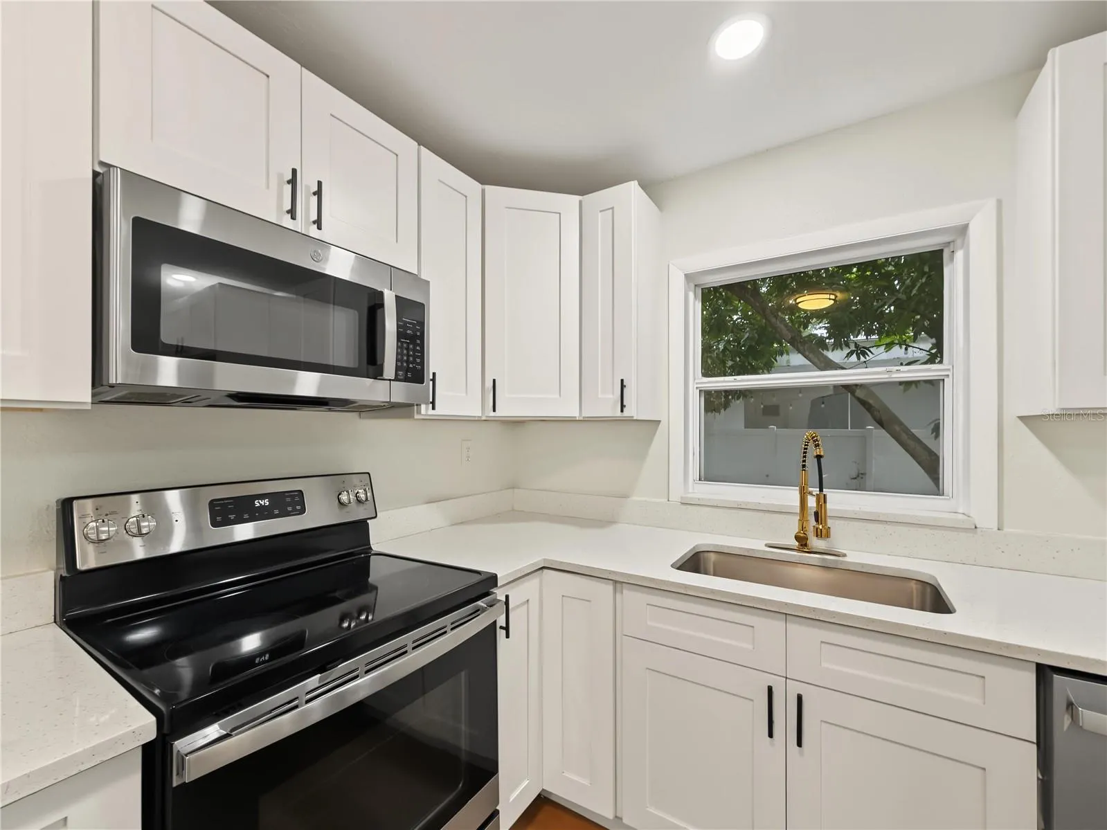 1212 E 24TH AVE