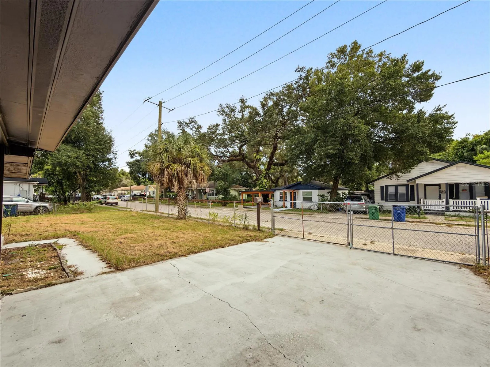 1212 E 24TH AVE