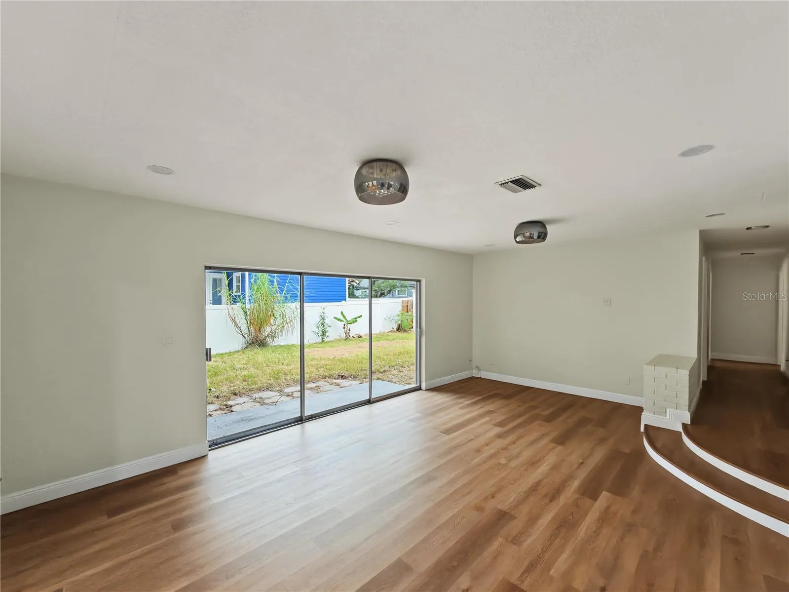 1212 E 24TH AVE