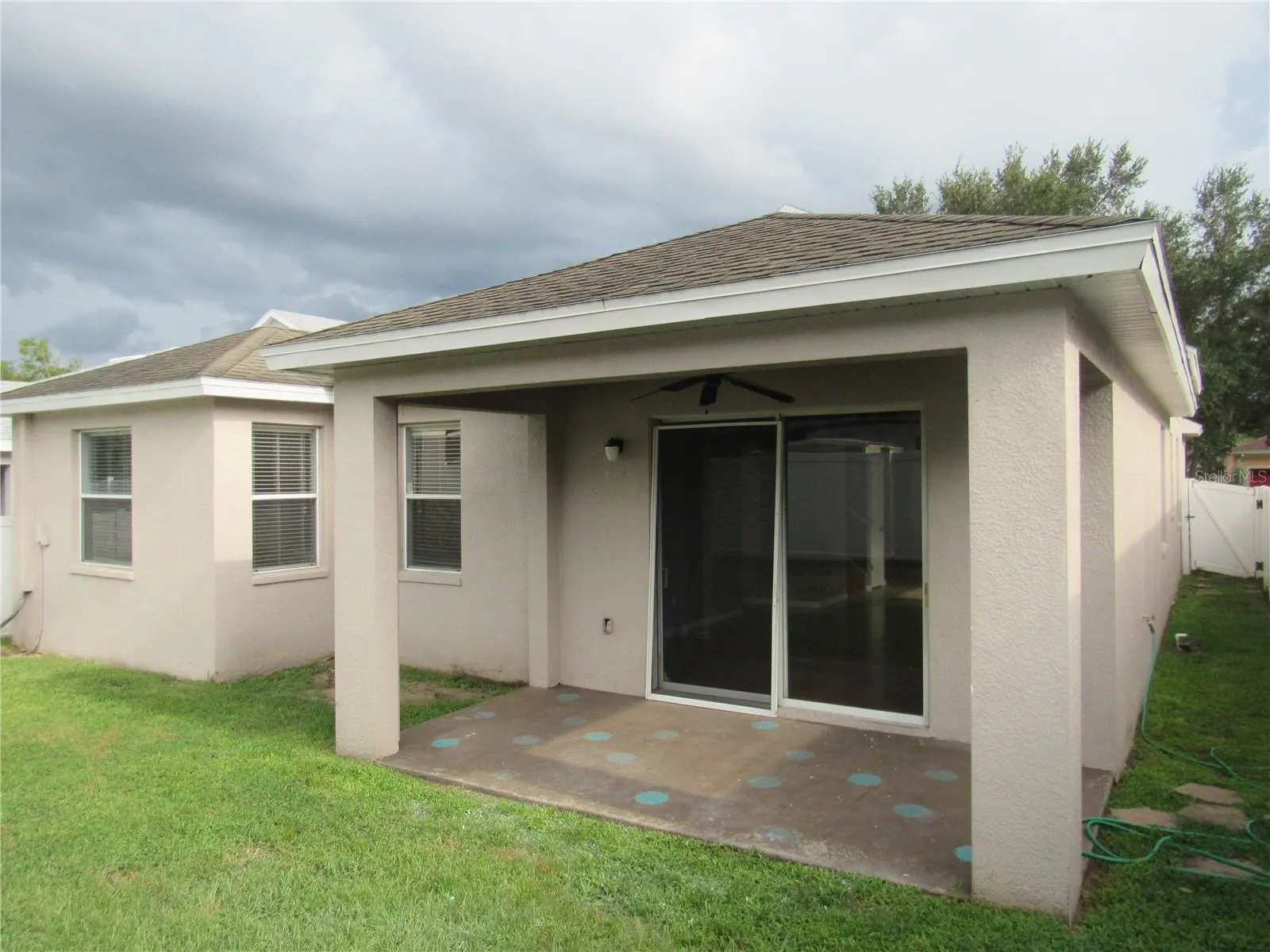 432 KINGS PATH DR.