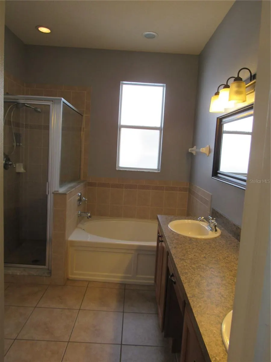 432 KINGS PATH DR.