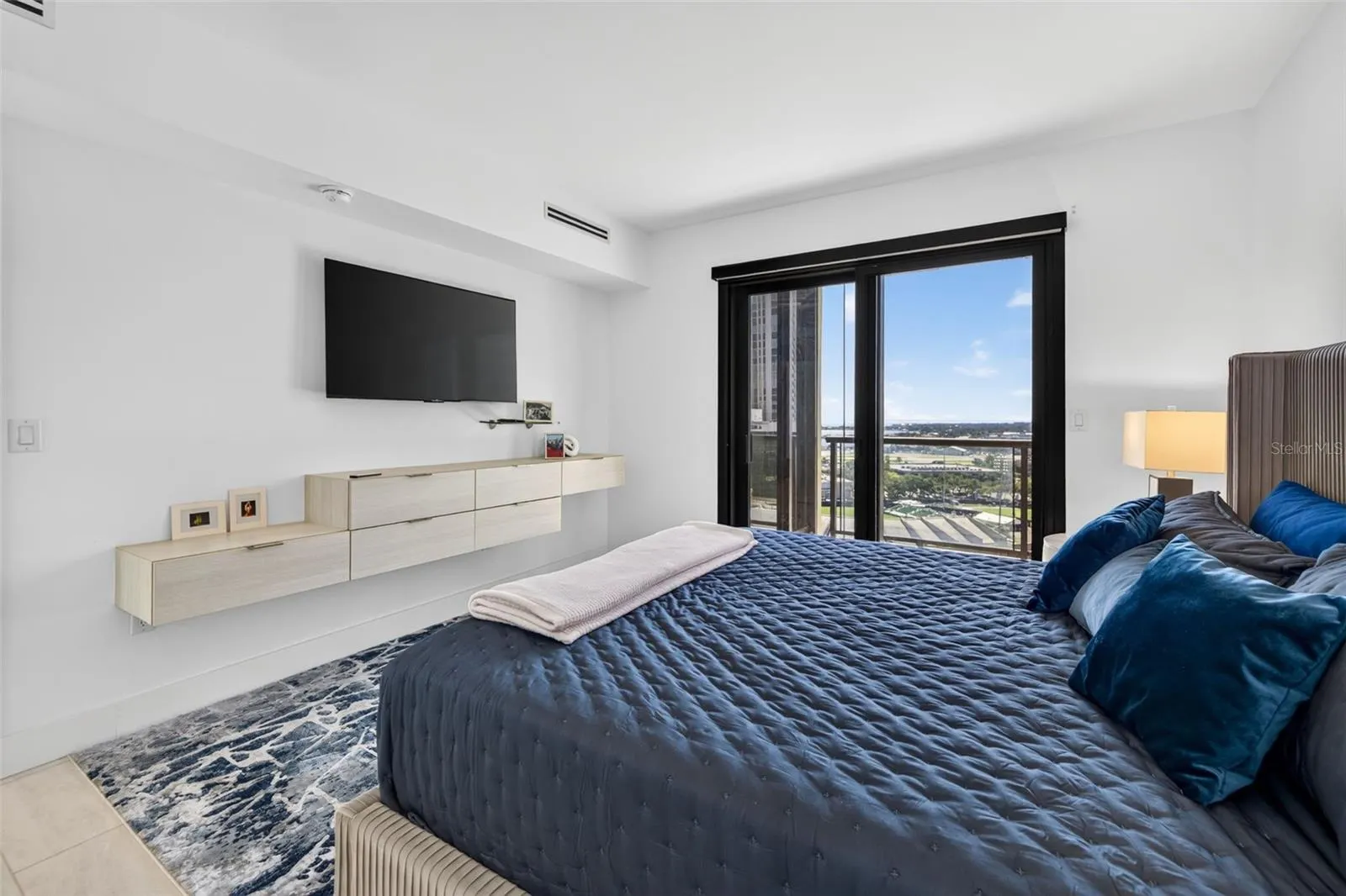 1 BEACH DR SE #1607 #1607