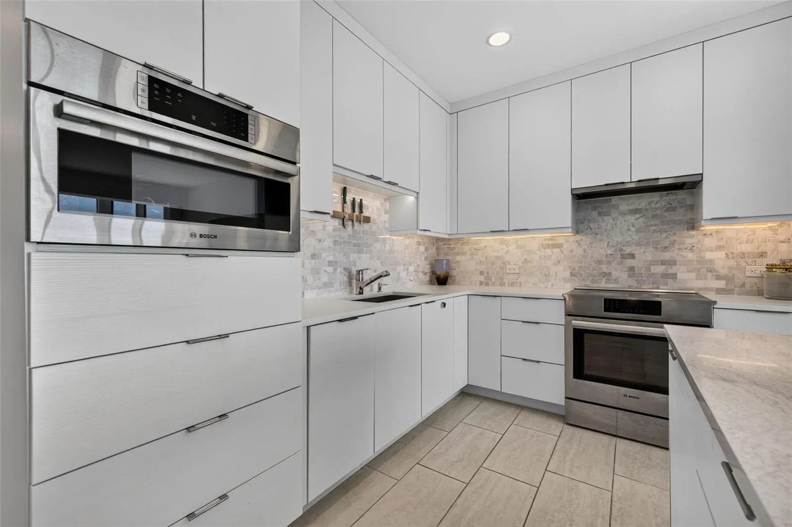 1 BEACH DR SE #1607 #1607