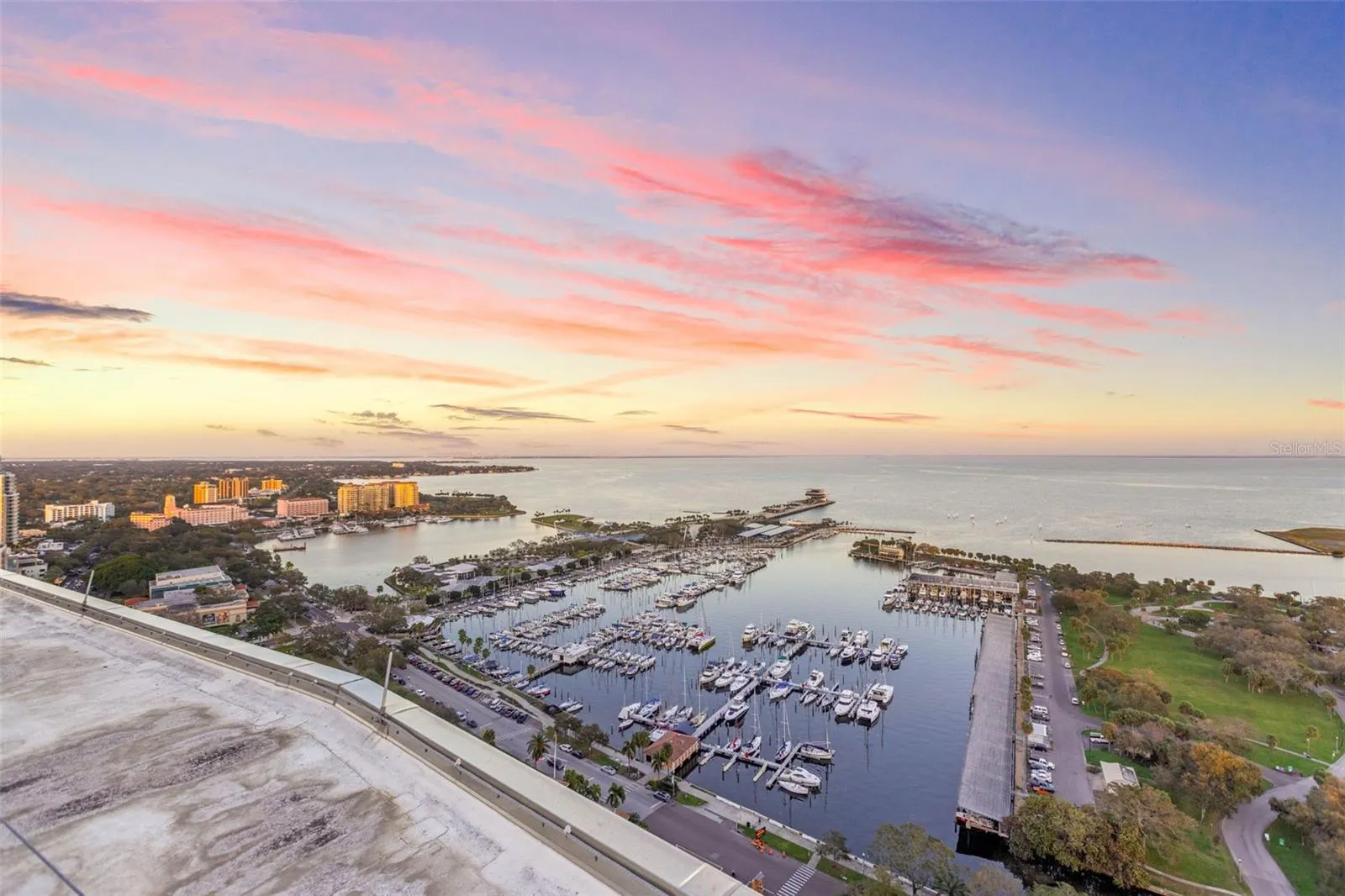 1 BEACH DR SE #1607 #1607