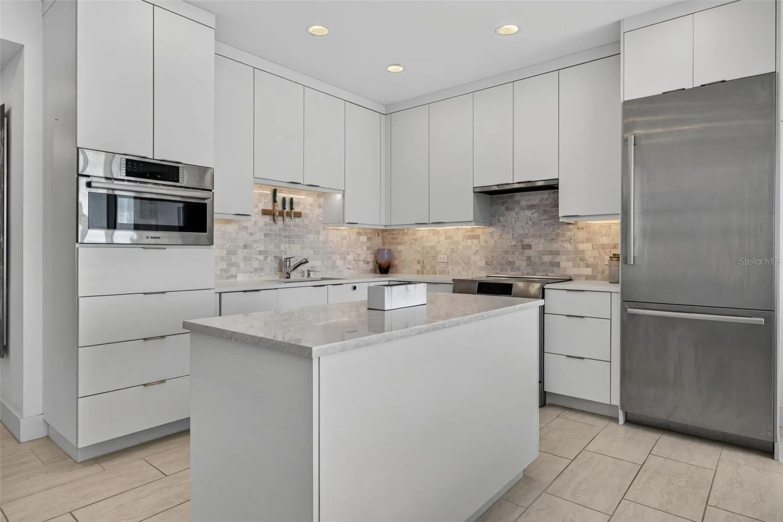 1 BEACH DR SE #1607 #1607