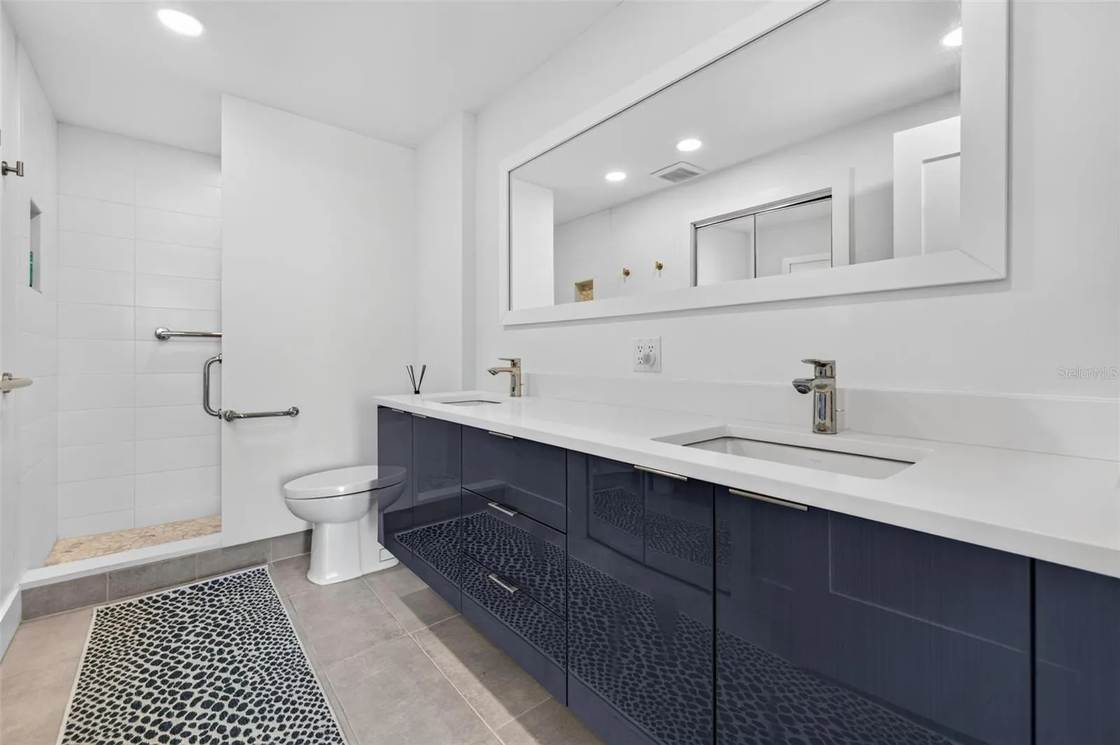 1 BEACH DR SE #1607 #1607