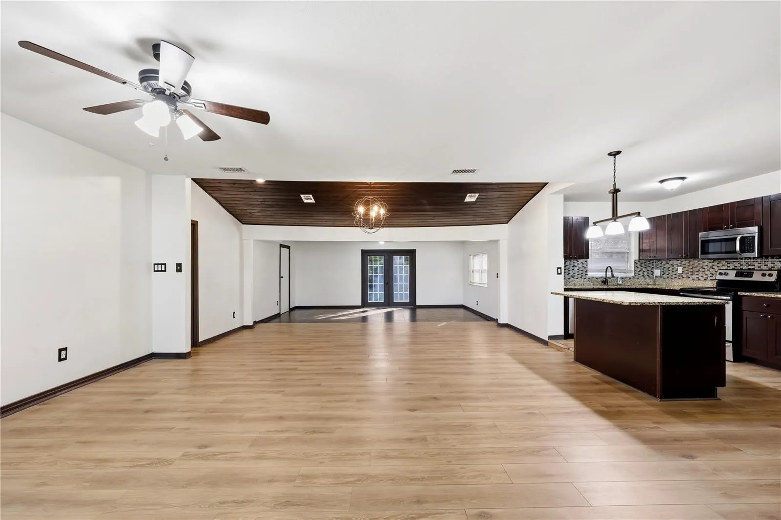 8009 CARDINAL DR