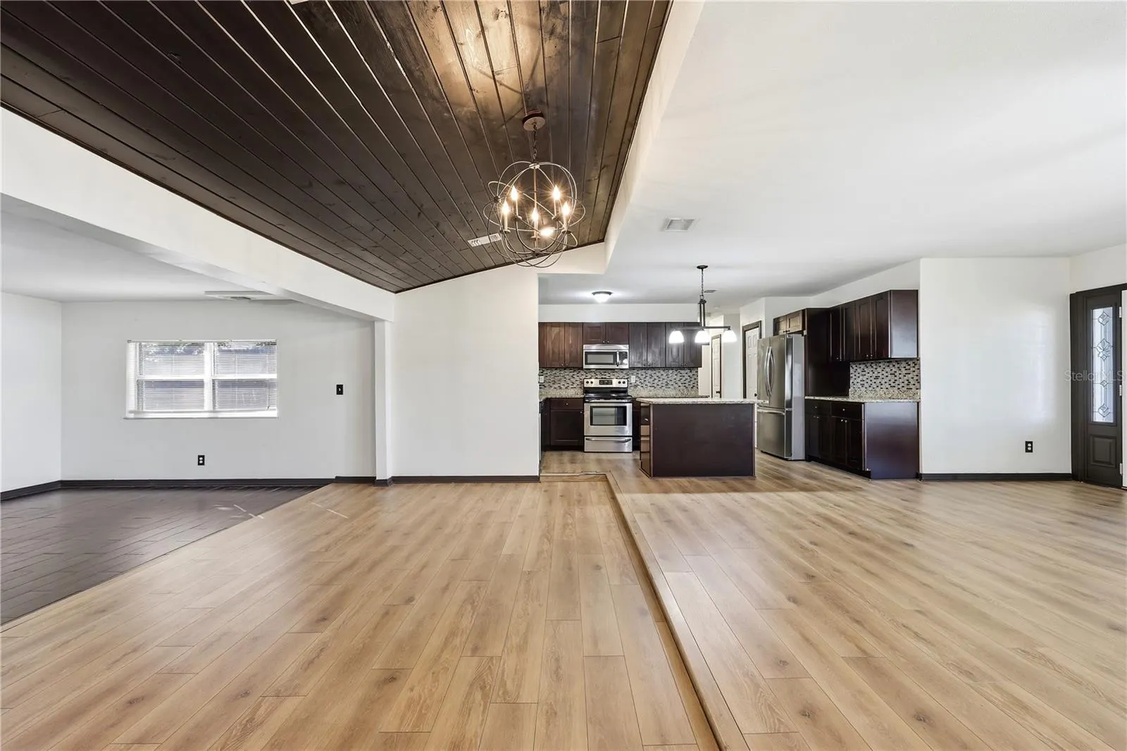 8009 CARDINAL DR