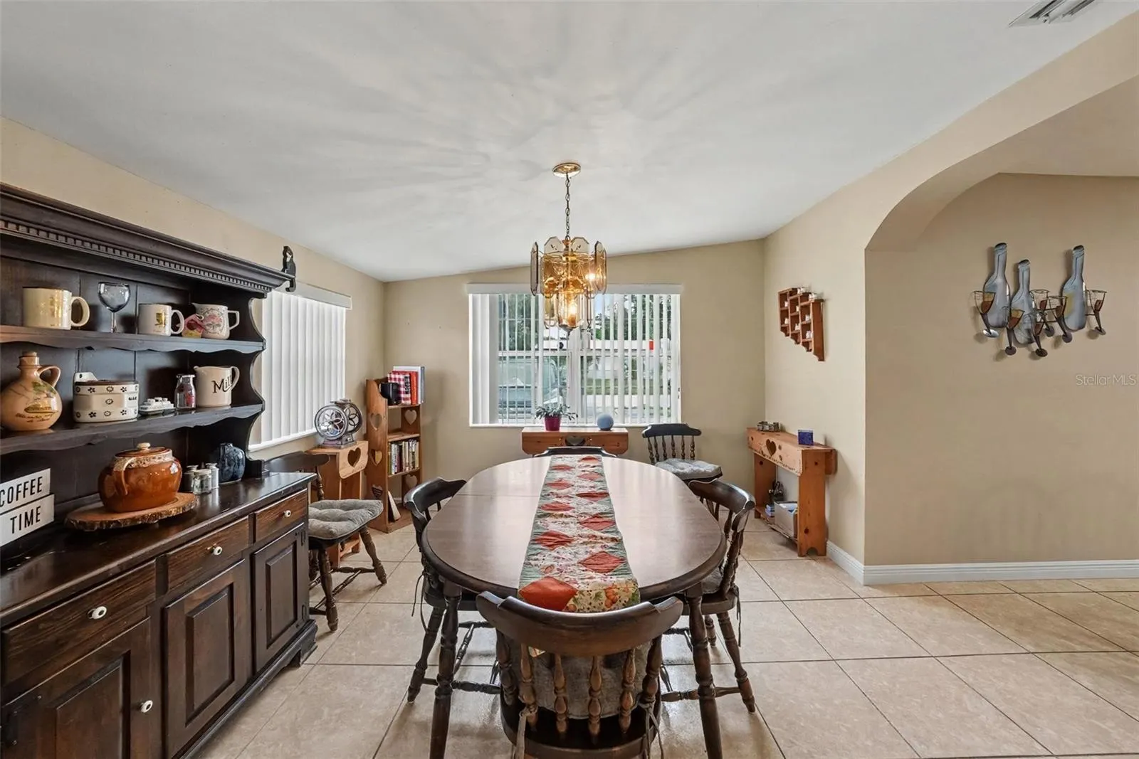 5002 HALIFAX DR