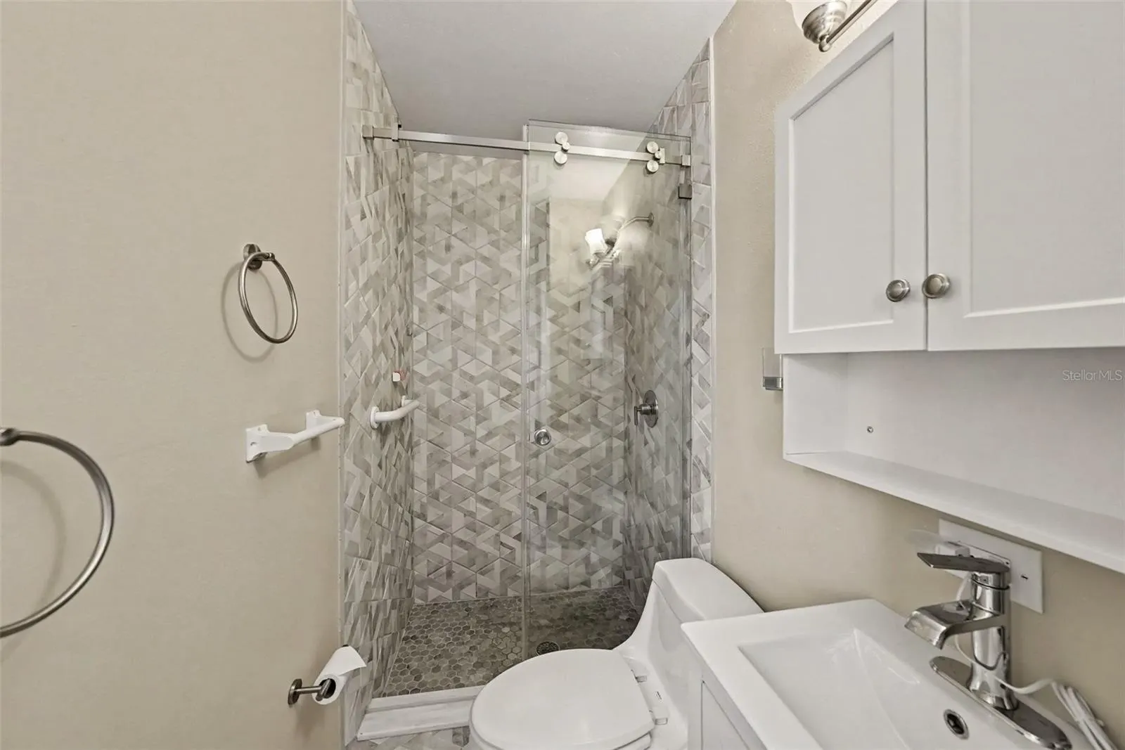 5002 HALIFAX DR