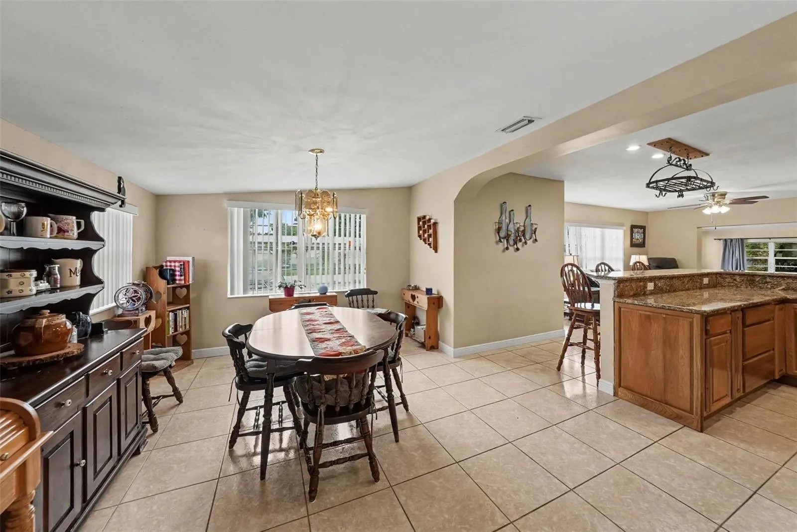 5002 HALIFAX DR