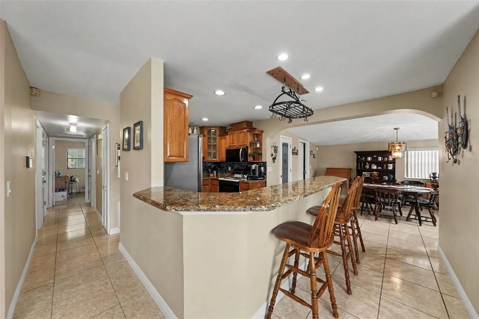 5002 HALIFAX DR