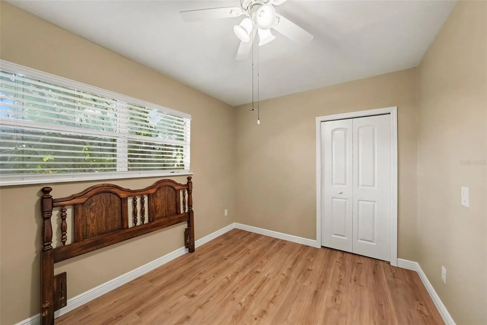 5002 HALIFAX DR