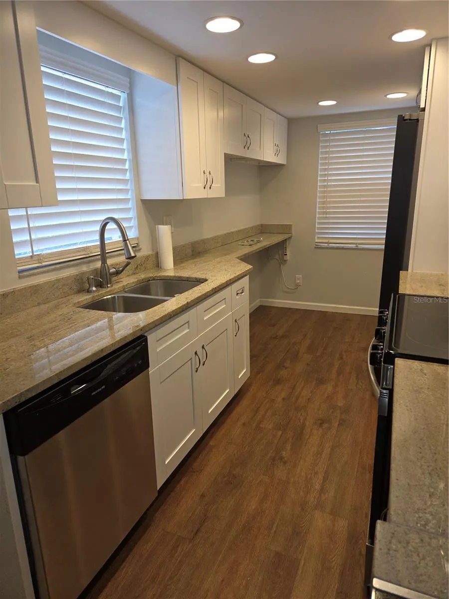 5943 CALAIS BLVD N #6 #6