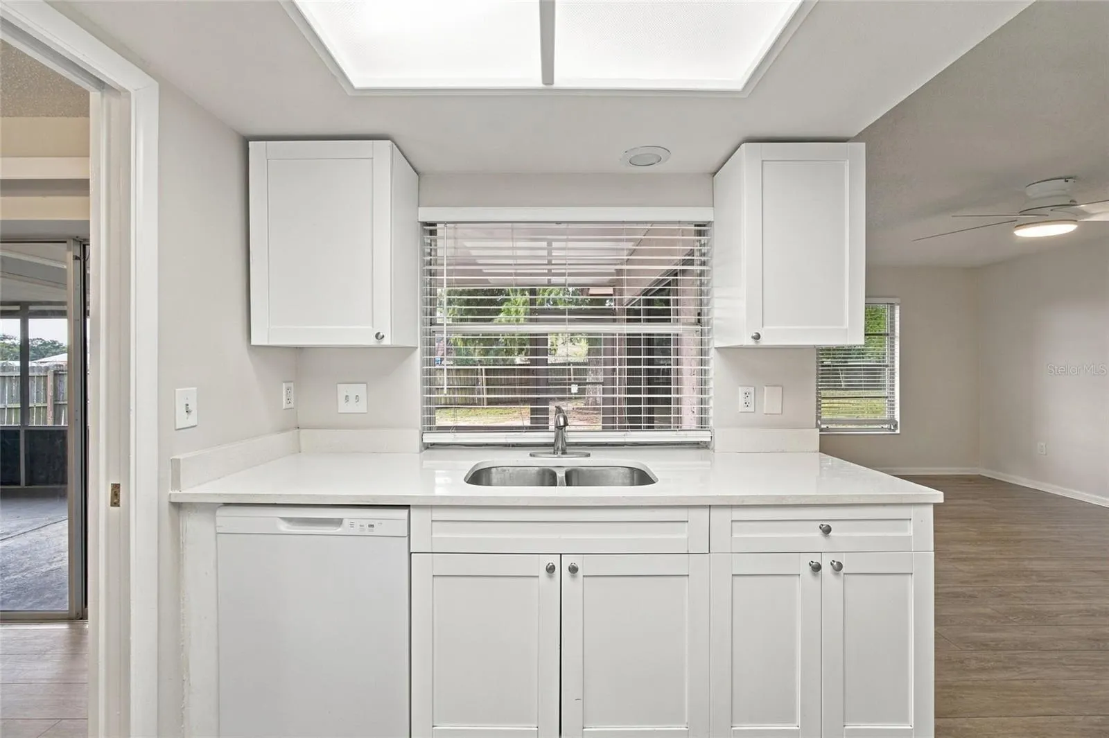 2704 WOODVIEW CT