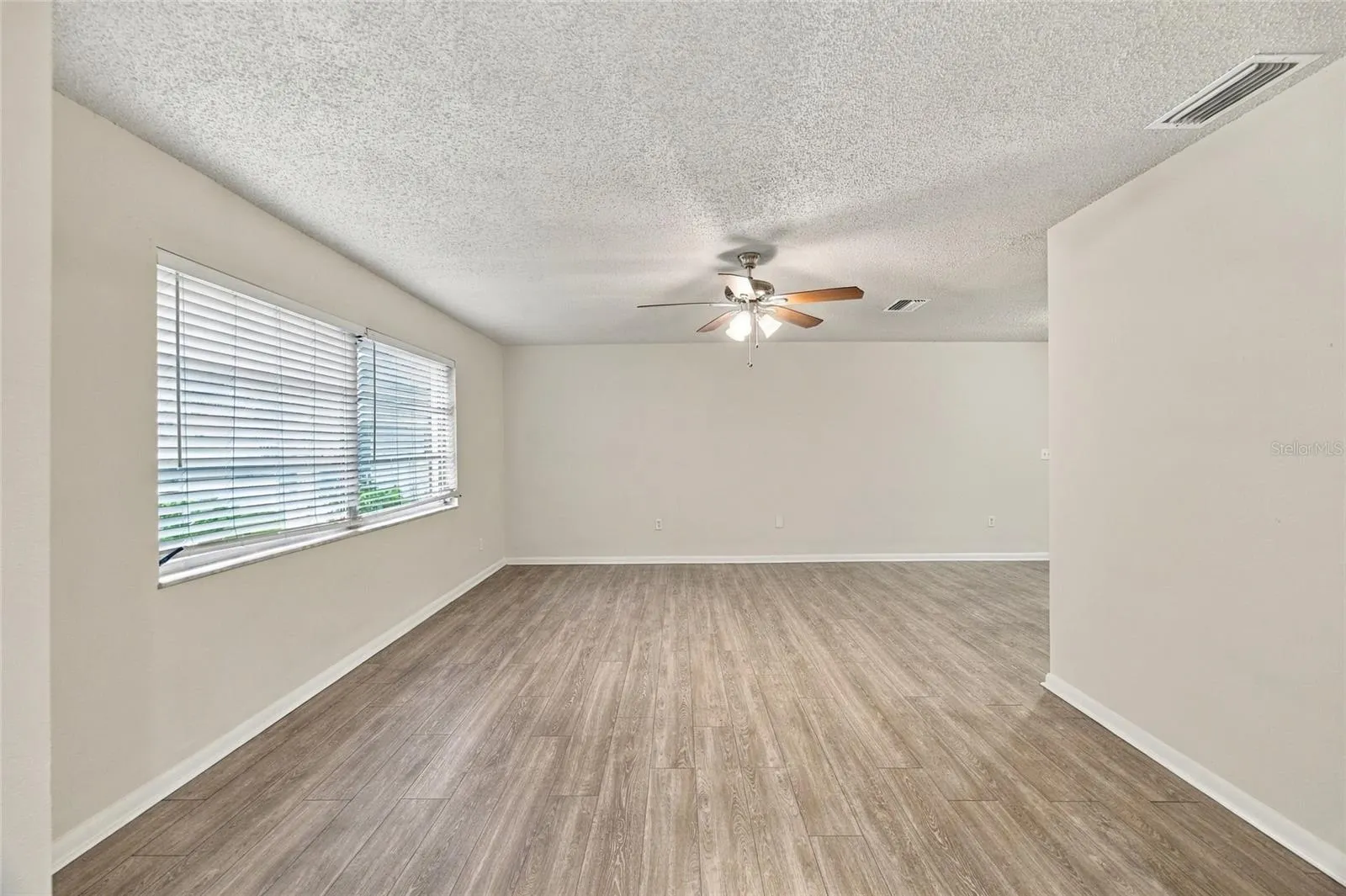 2704 WOODVIEW CT
