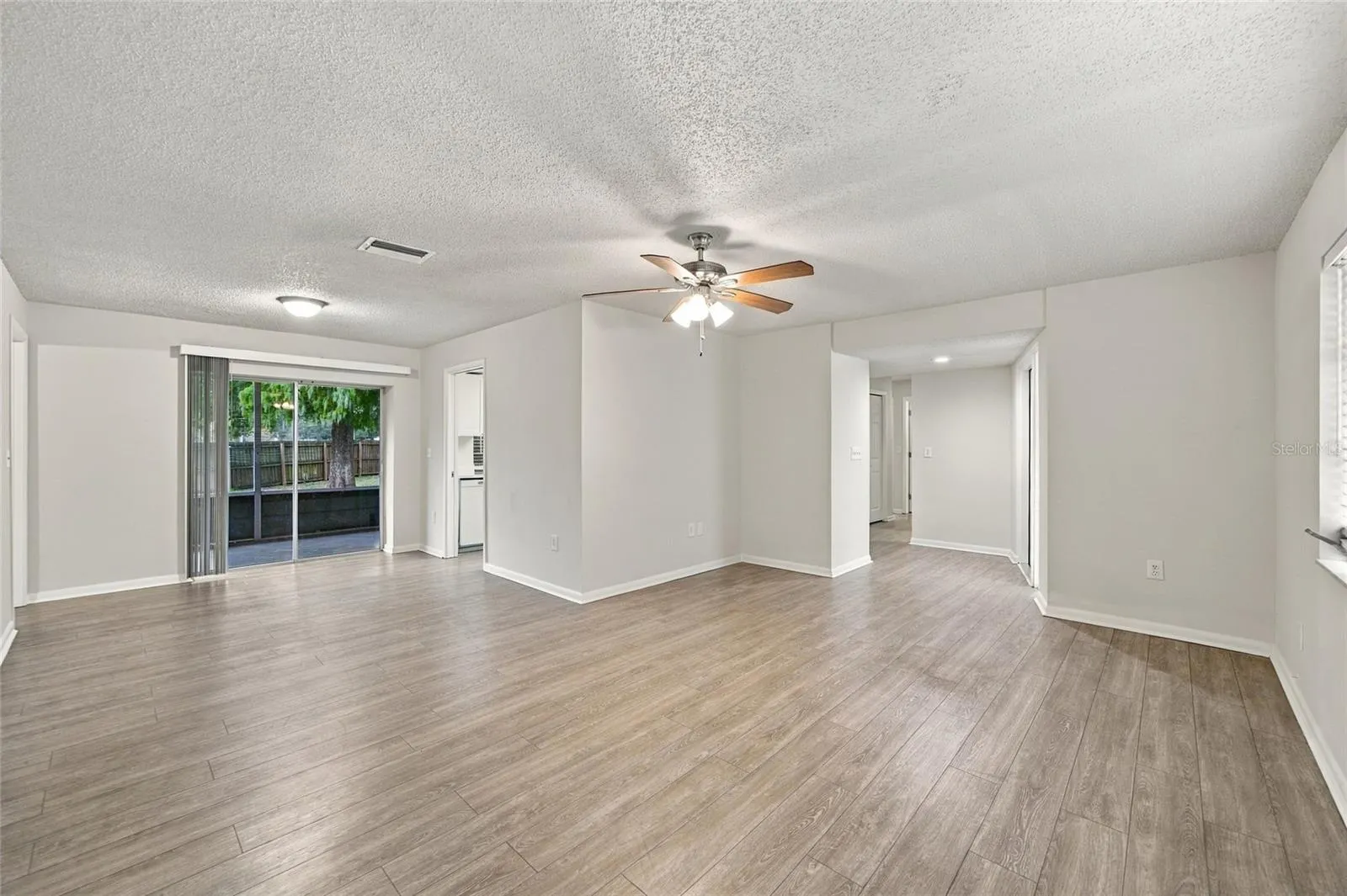 2704 WOODVIEW CT