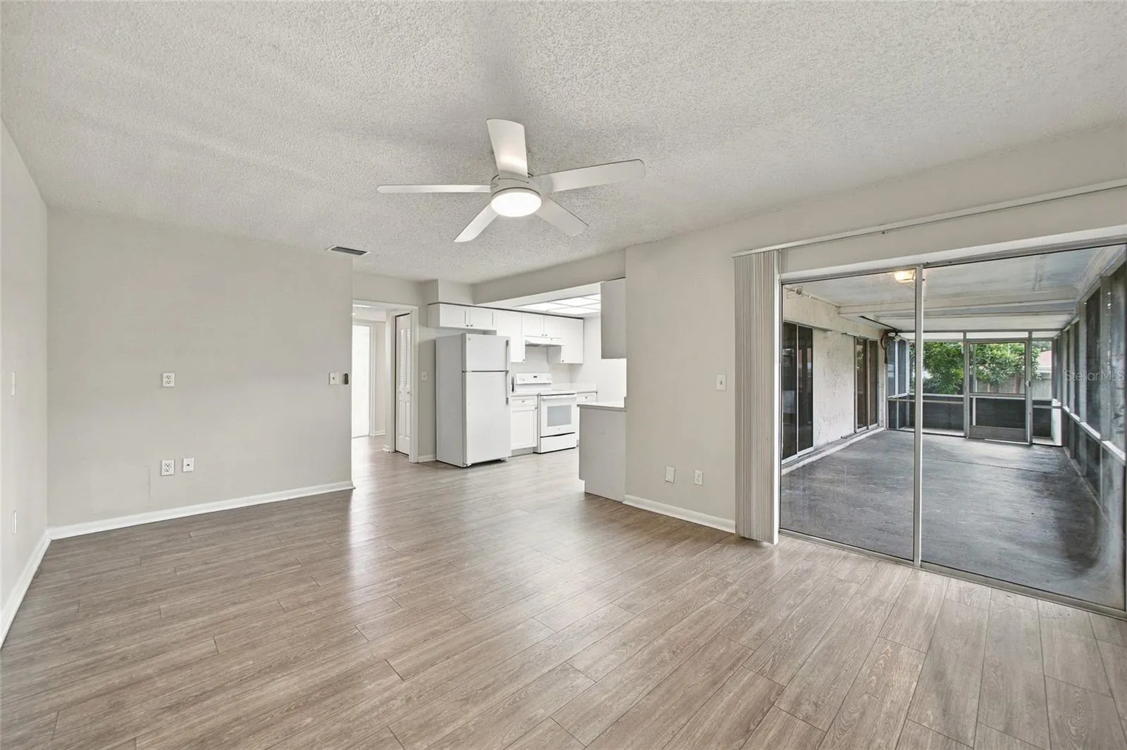 2704 WOODVIEW CT