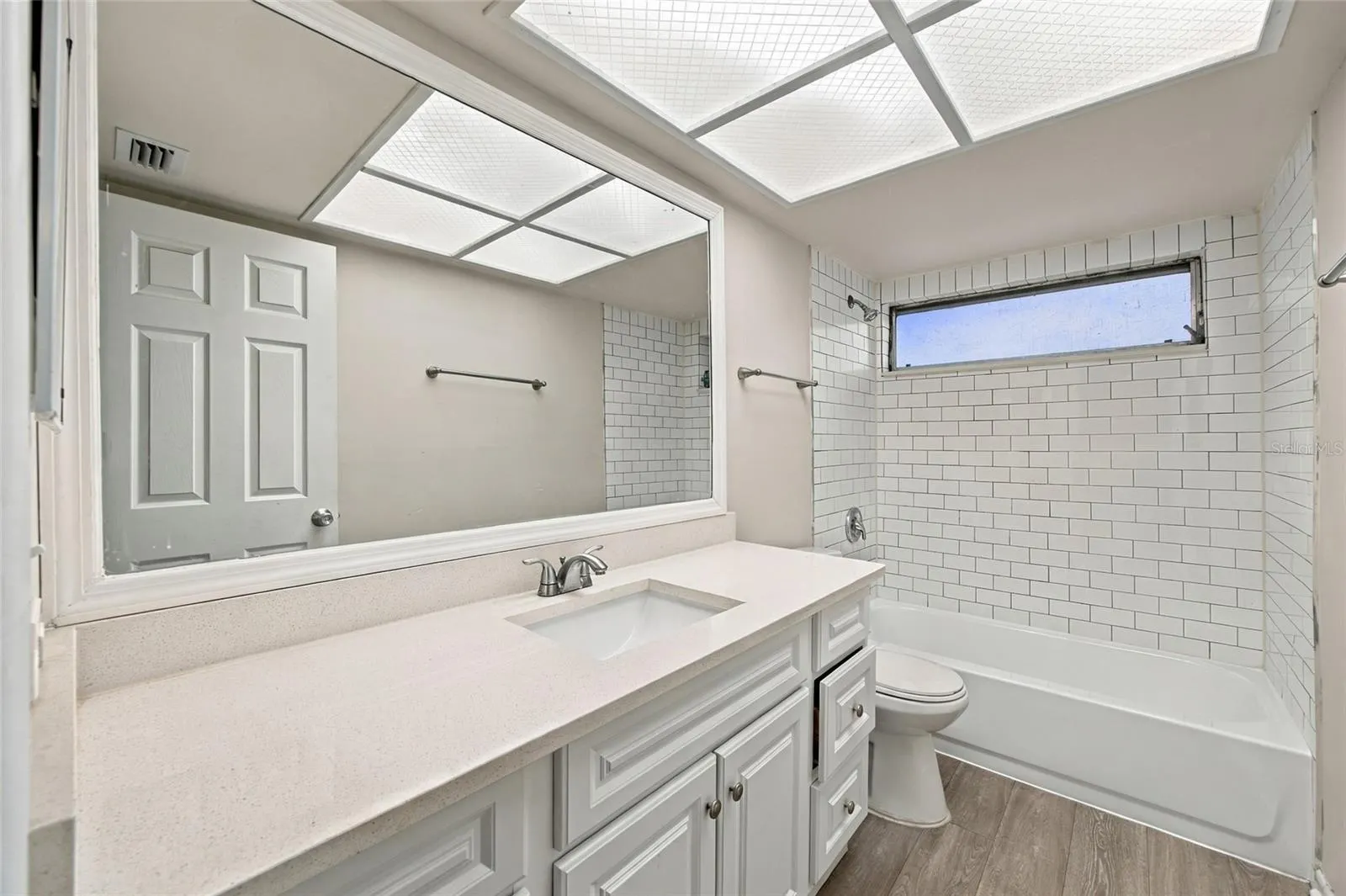 2704 WOODVIEW CT