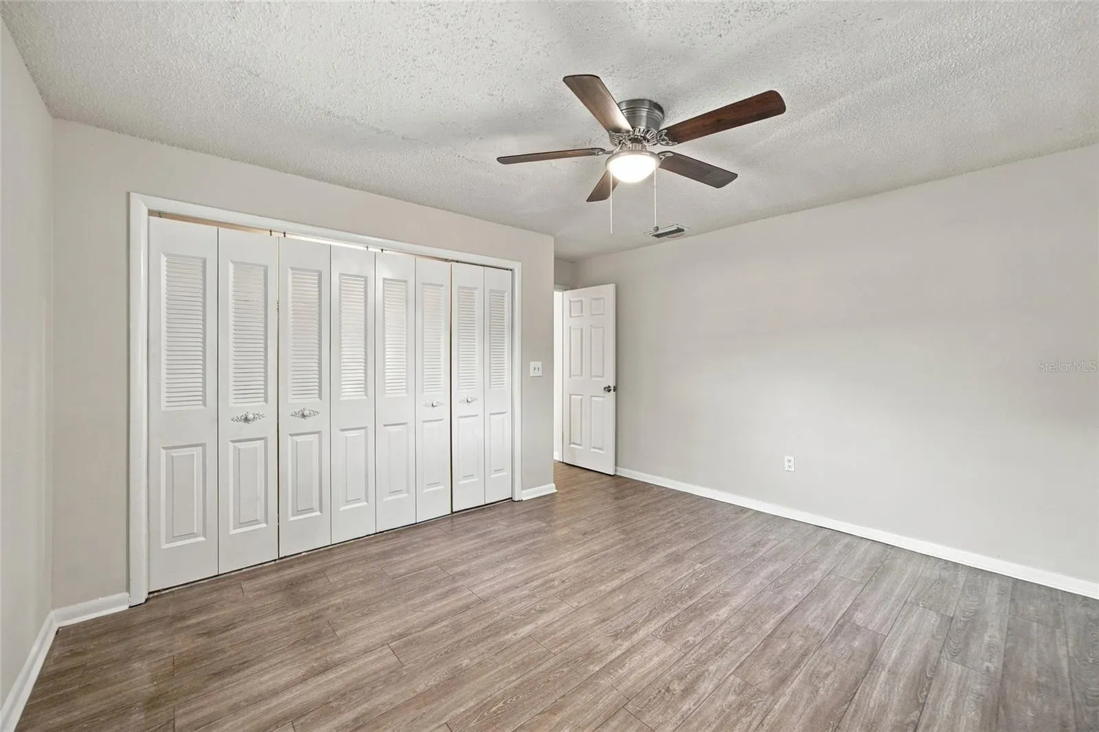 2704 WOODVIEW CT