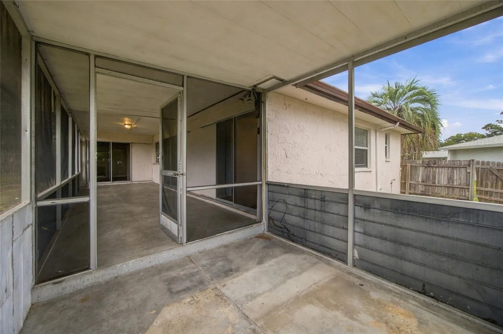 2704 WOODVIEW CT