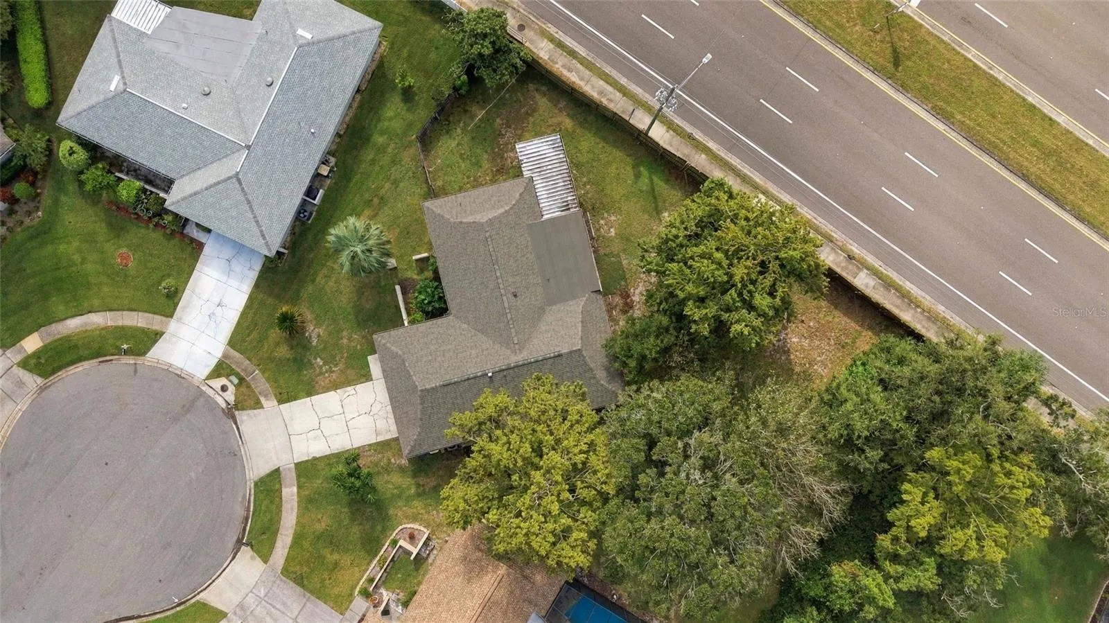 2704 WOODVIEW CT