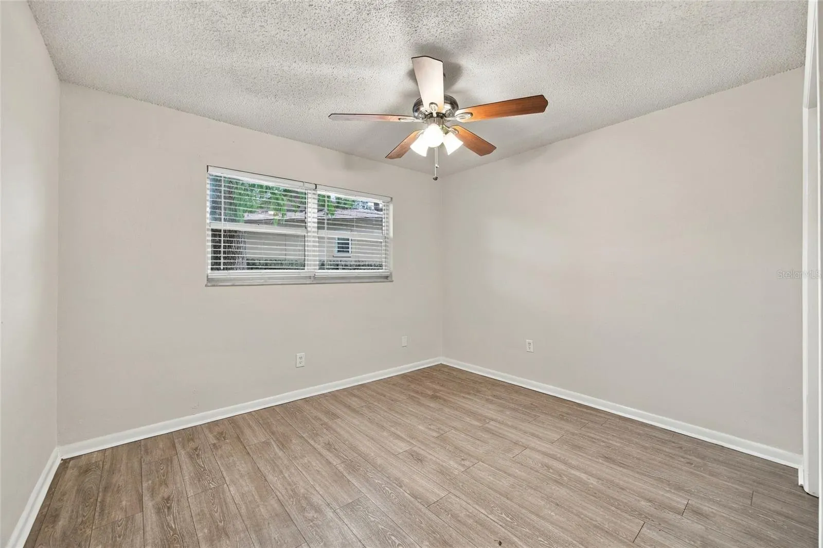 2704 WOODVIEW CT