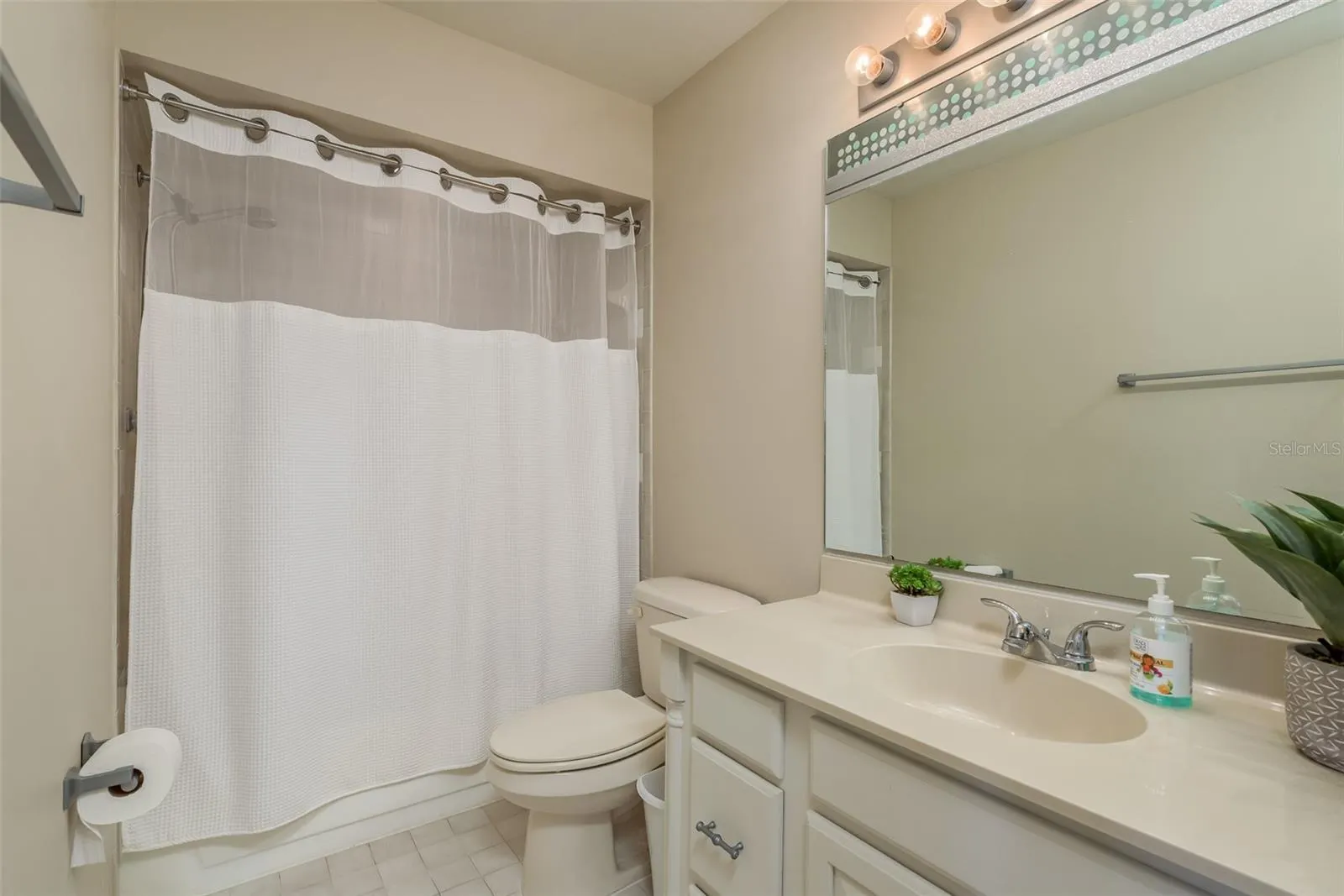 10429 LA MIRAGE CT