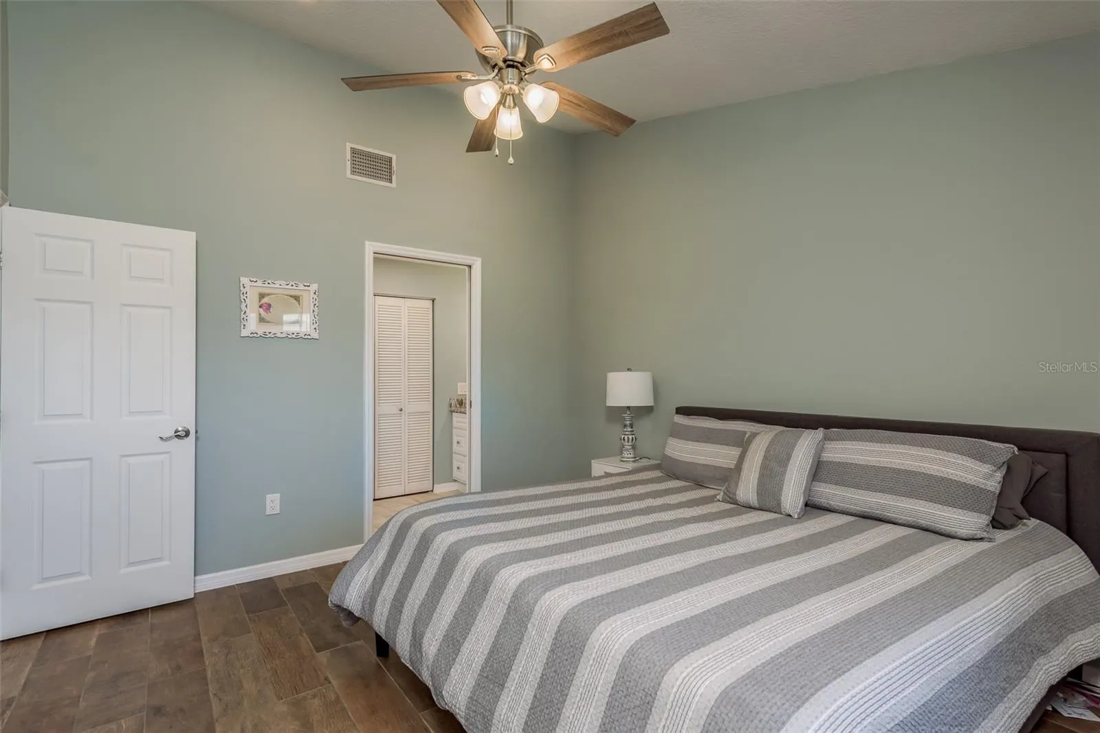 10429 LA MIRAGE CT