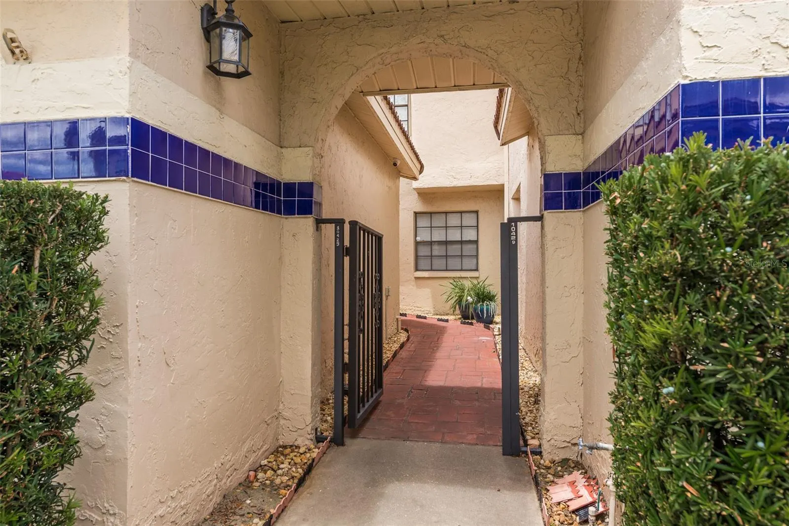 10429 LA MIRAGE CT