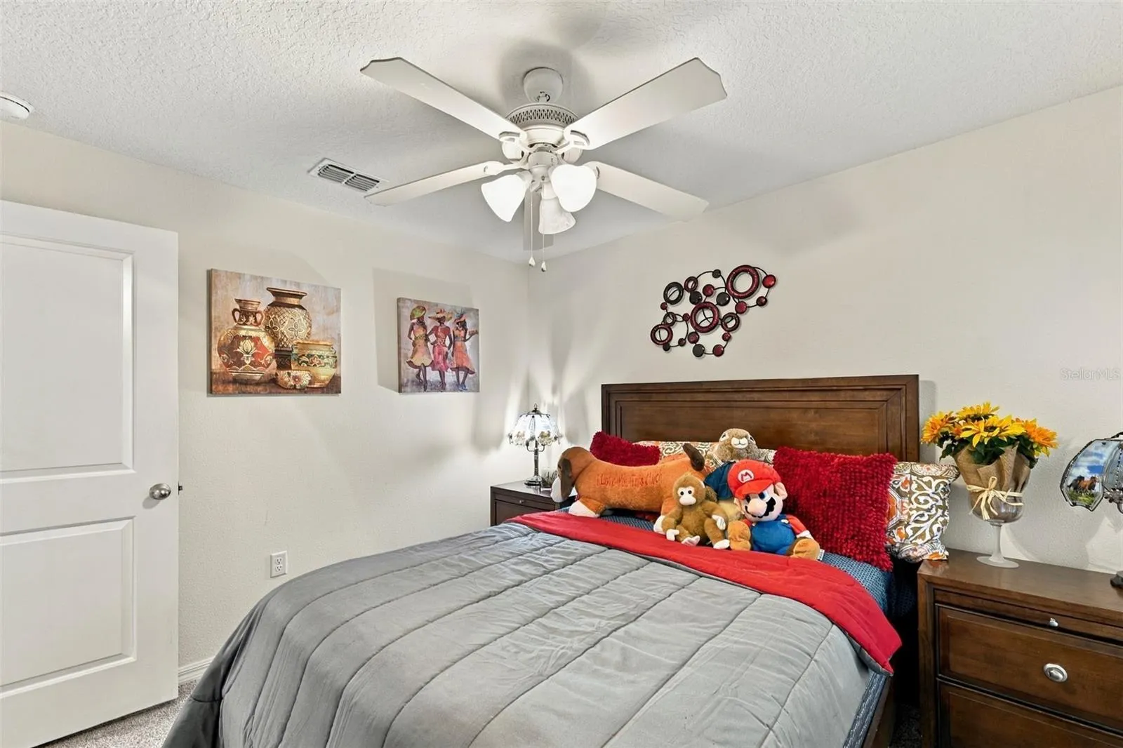 588 OLIVE CONCH ST