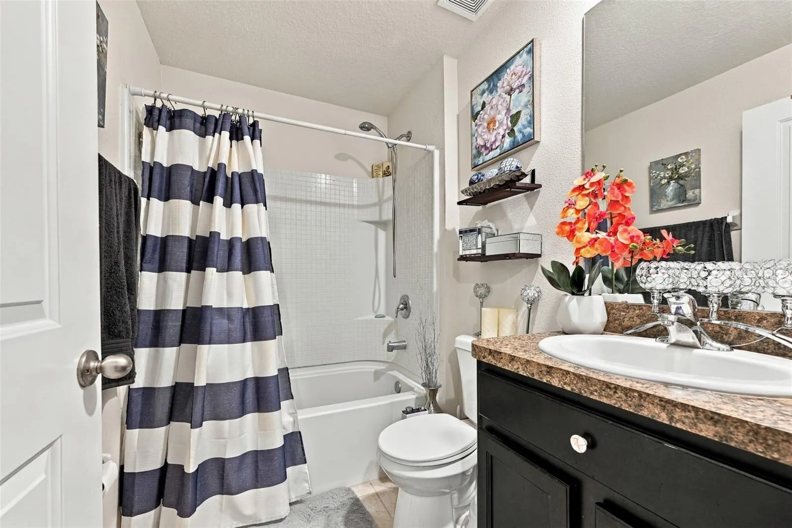 588 OLIVE CONCH ST