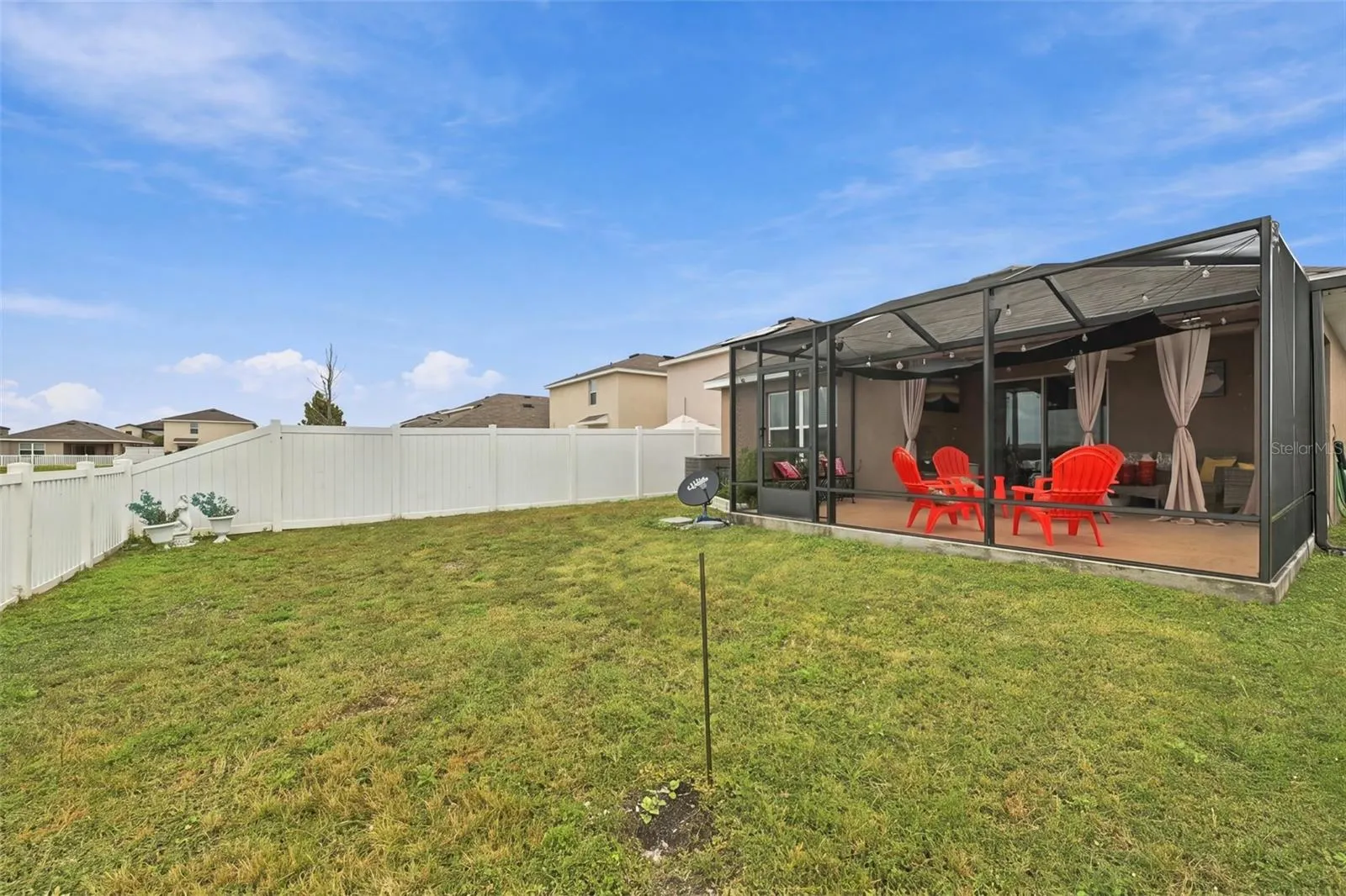 588 OLIVE CONCH ST