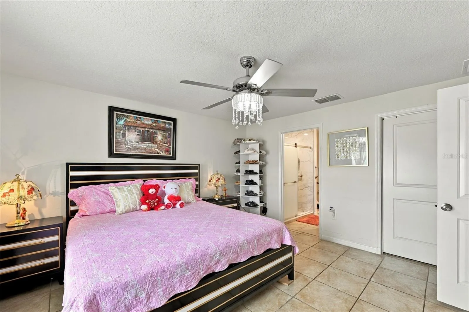 588 OLIVE CONCH ST