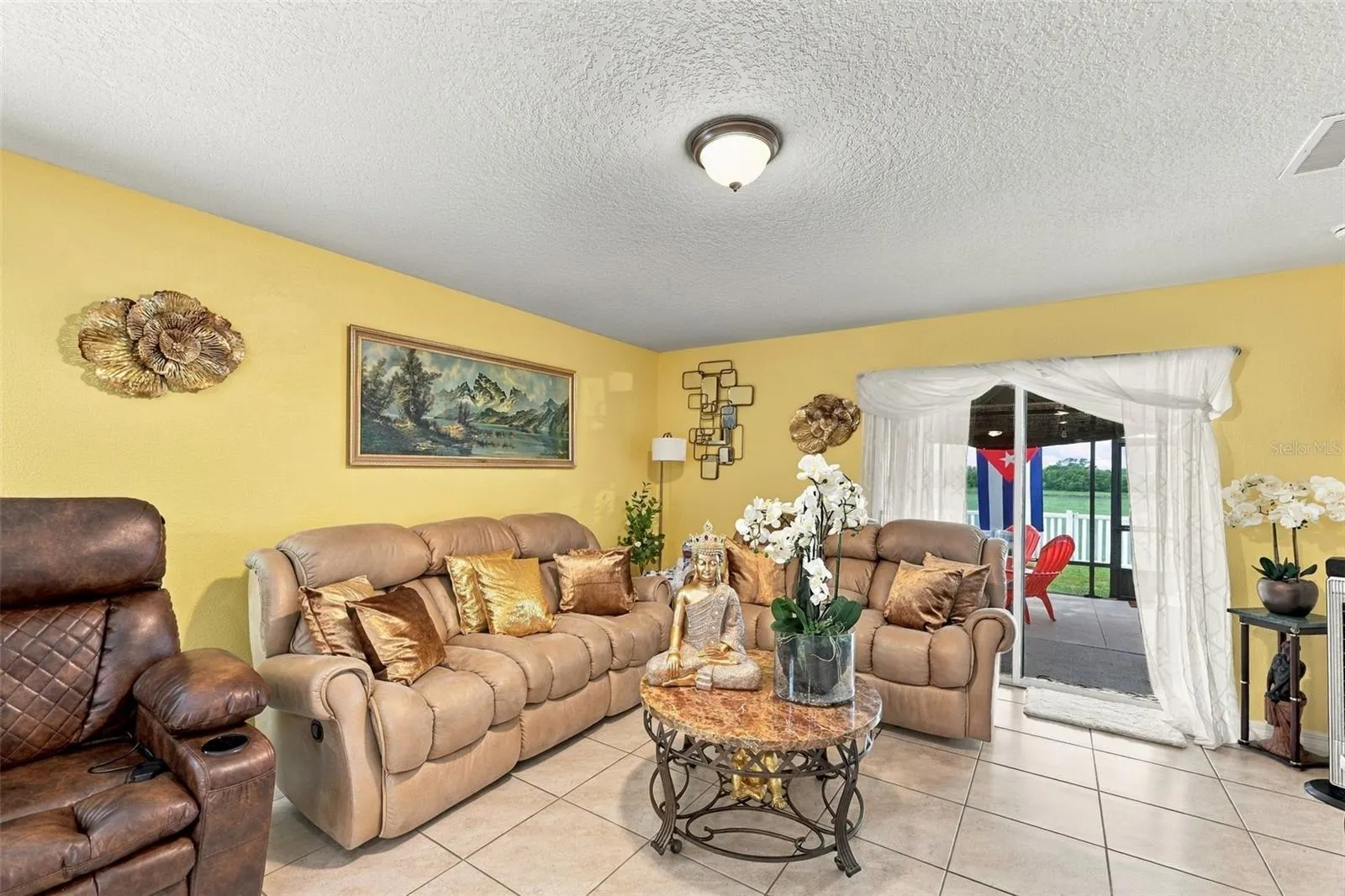 588 OLIVE CONCH ST