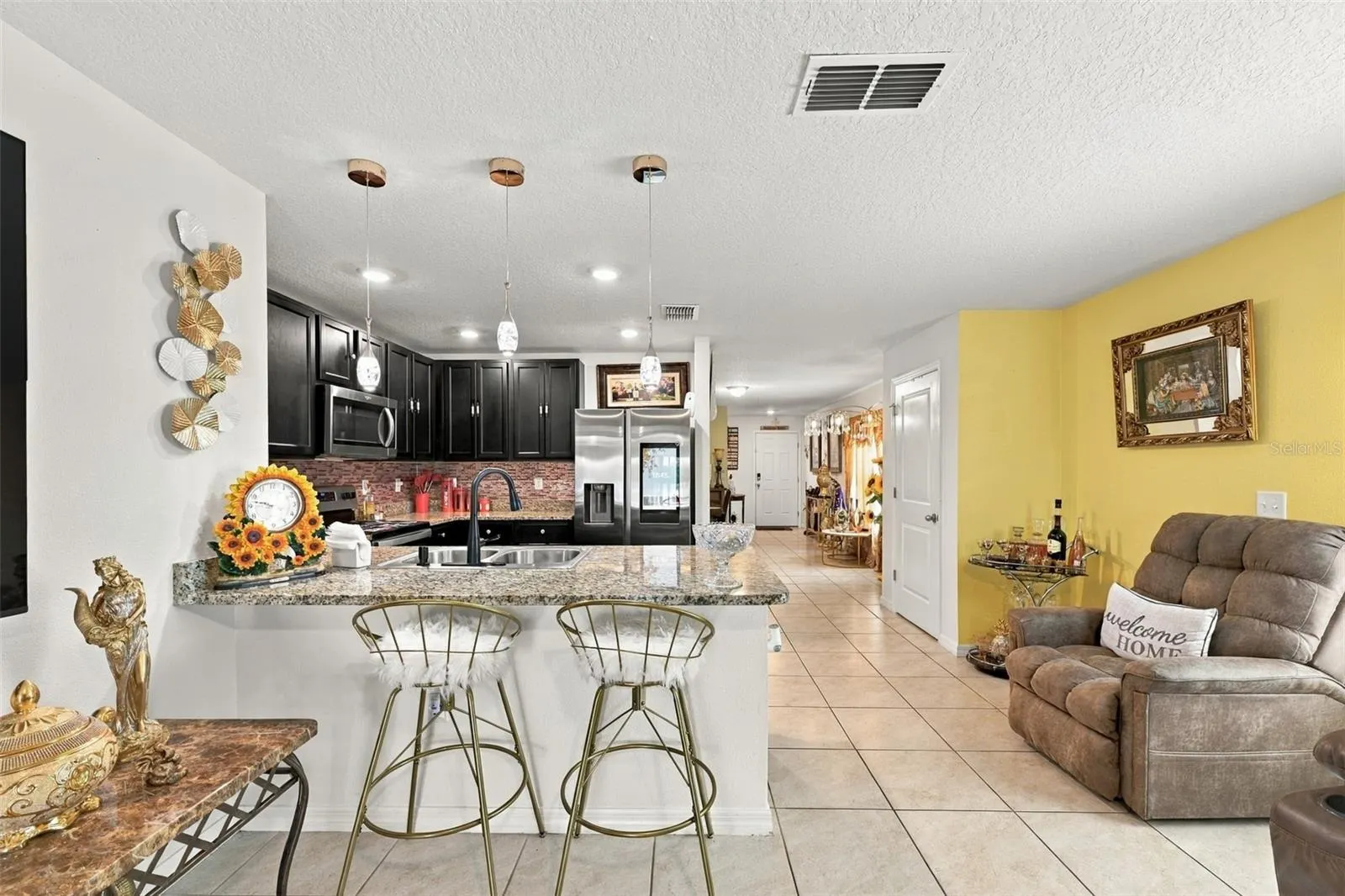 588 OLIVE CONCH ST